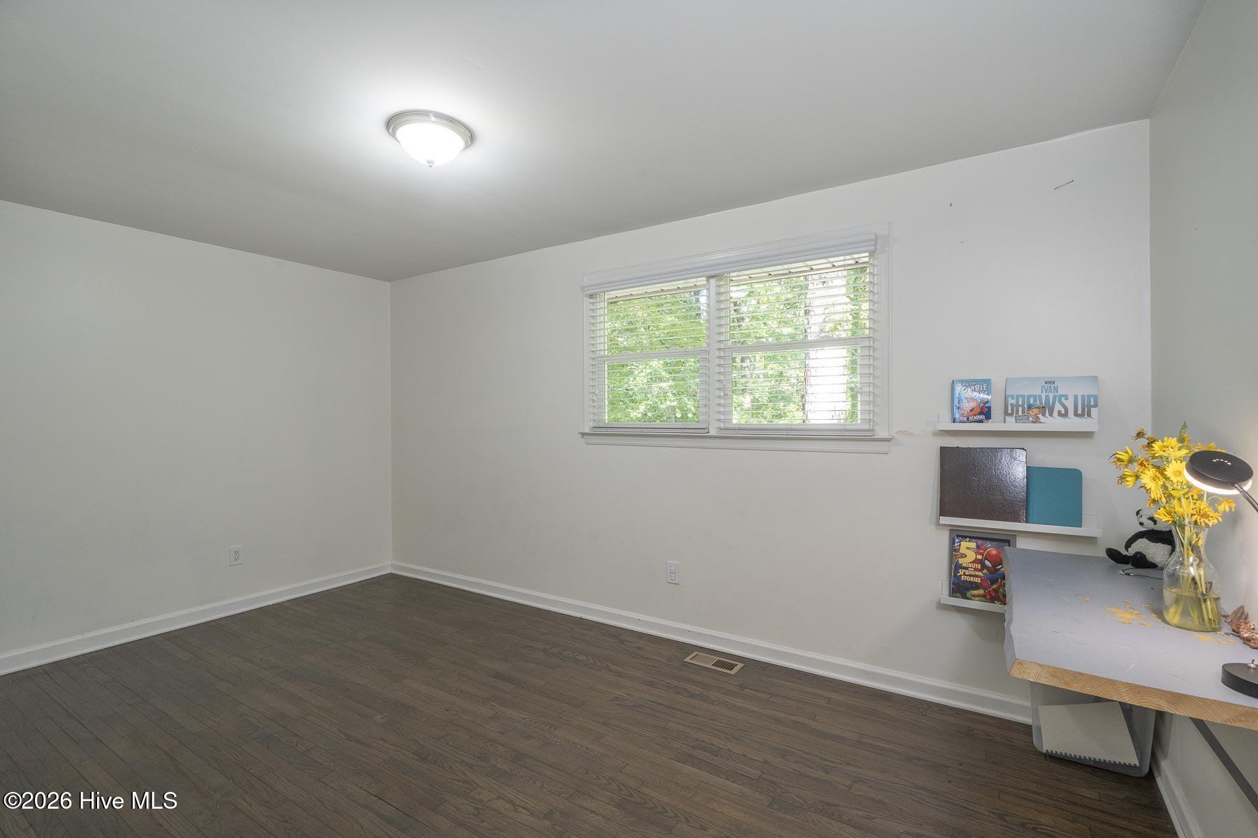 303 Hickory Drive Property Photo 9