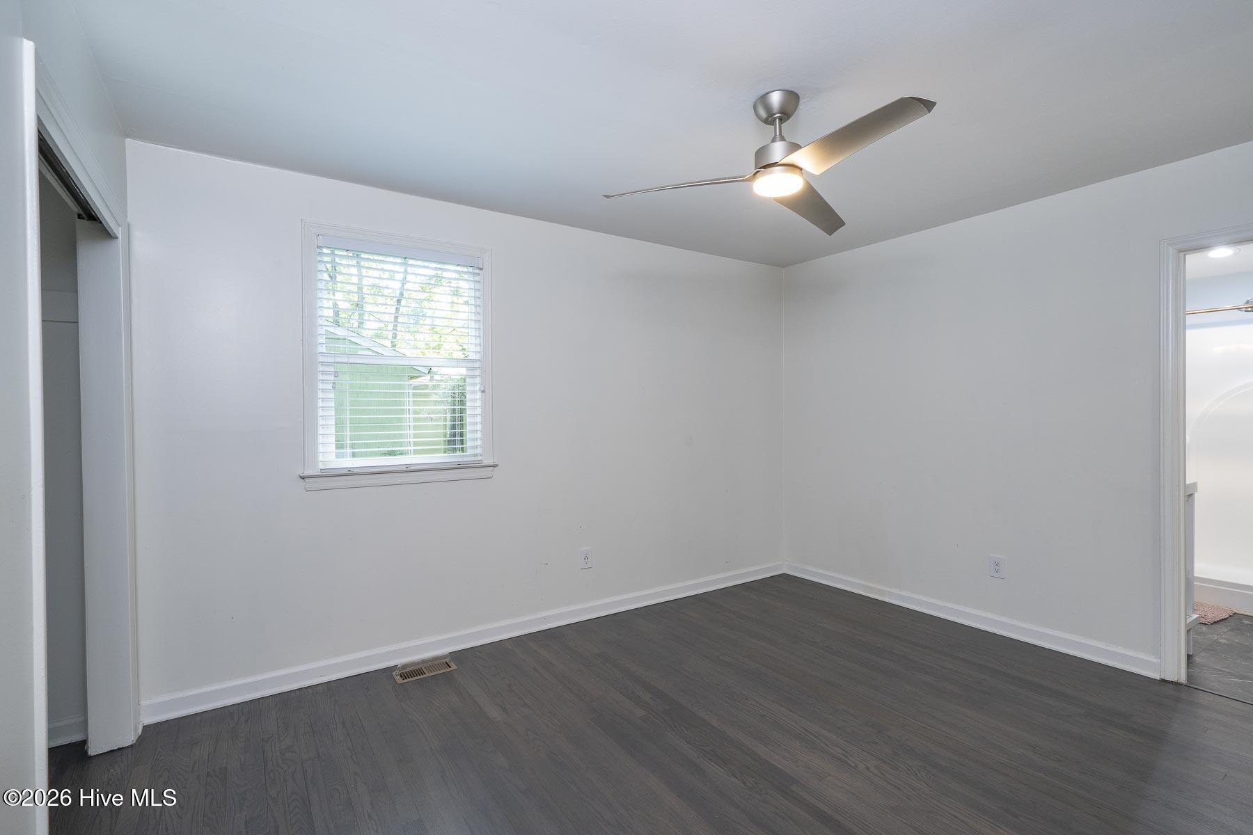 303 Hickory Drive Property Photo 12