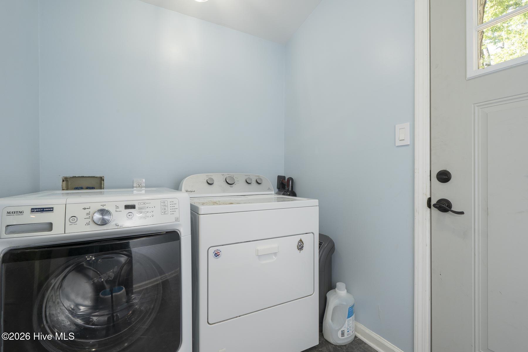 303 Hickory Drive Property Photo 14