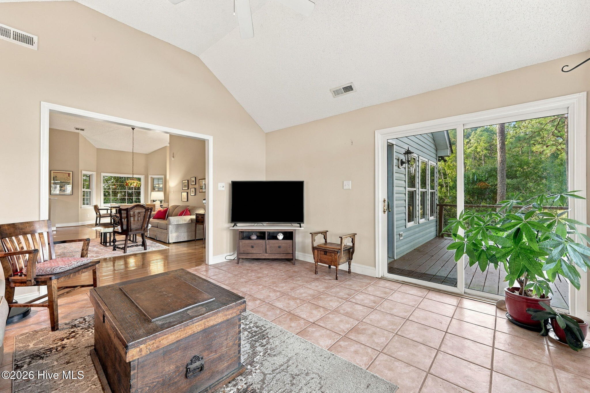 69 Leeward Lane Property Photo 19