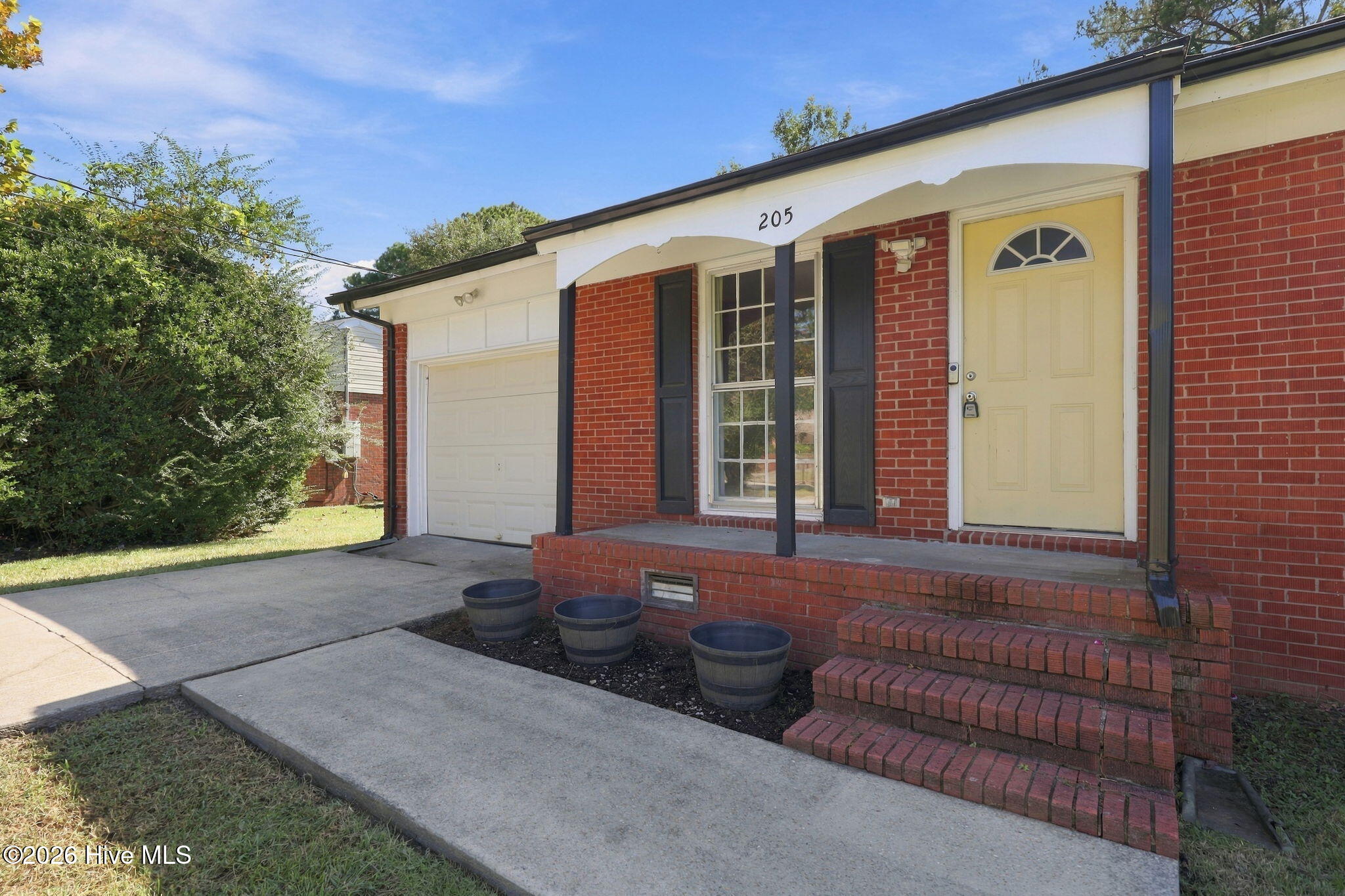 205 Shamrock Drive Property Photo 4