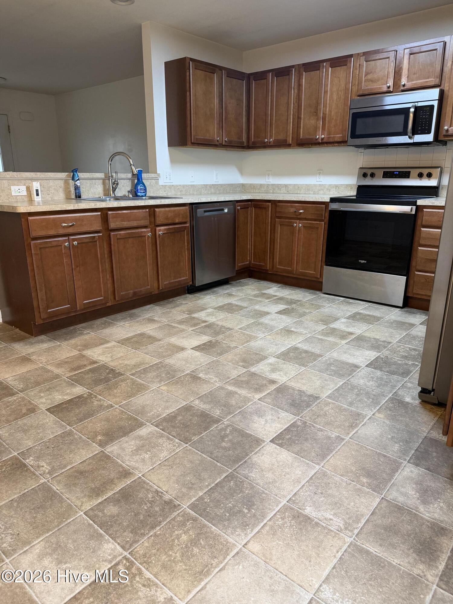 800 Kylers Way Property Photo 16