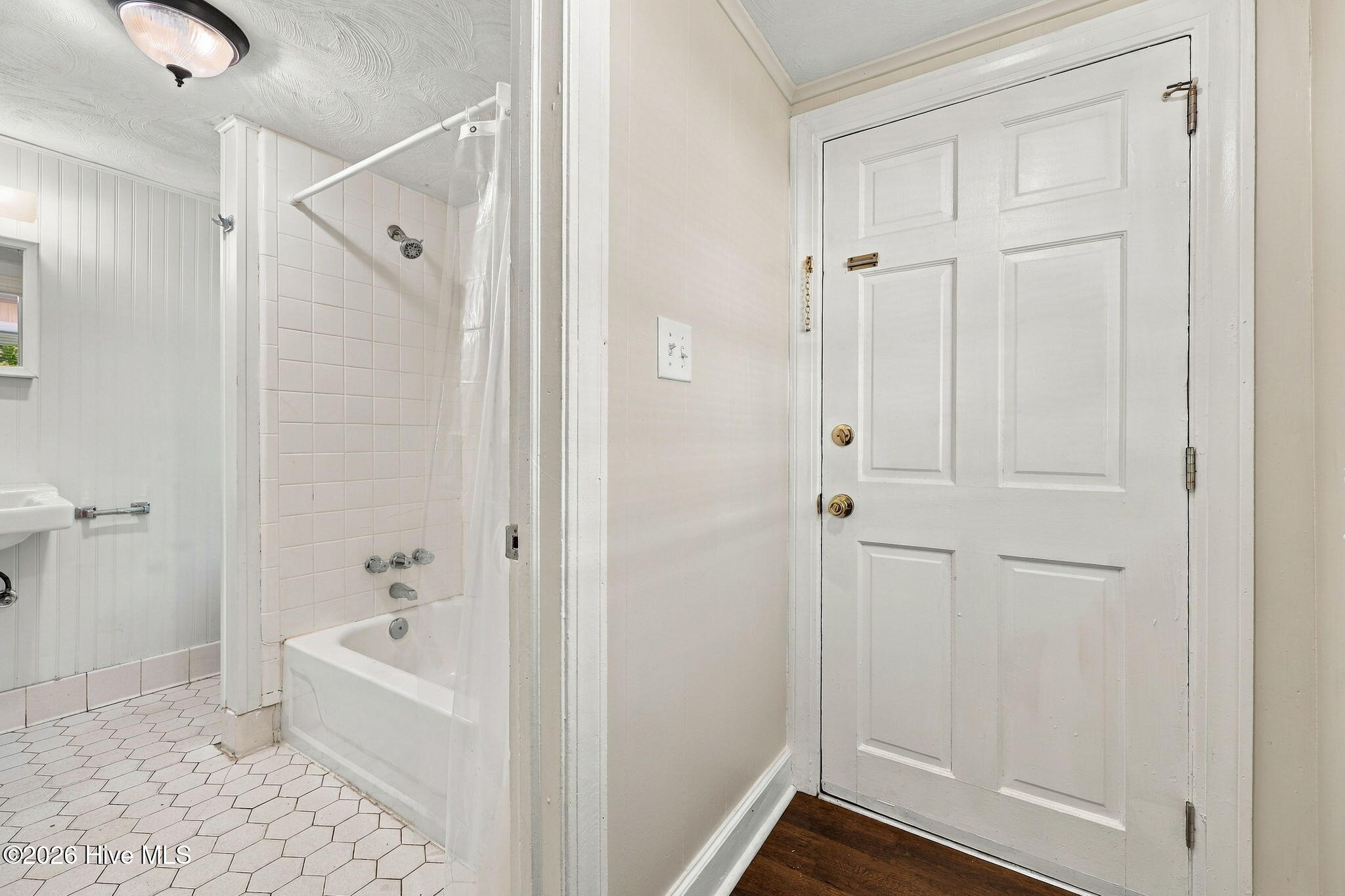 516 Roosevelt Avenue A Property Photo 17