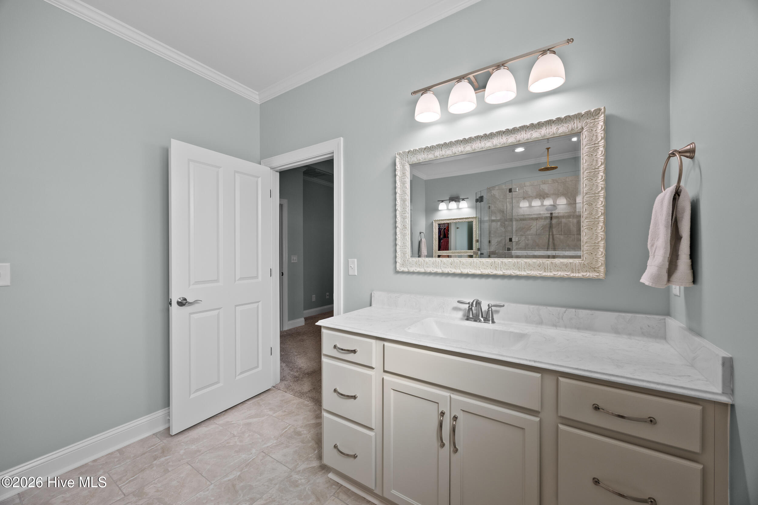 323 Crown Pointe Drive Property Photo 21