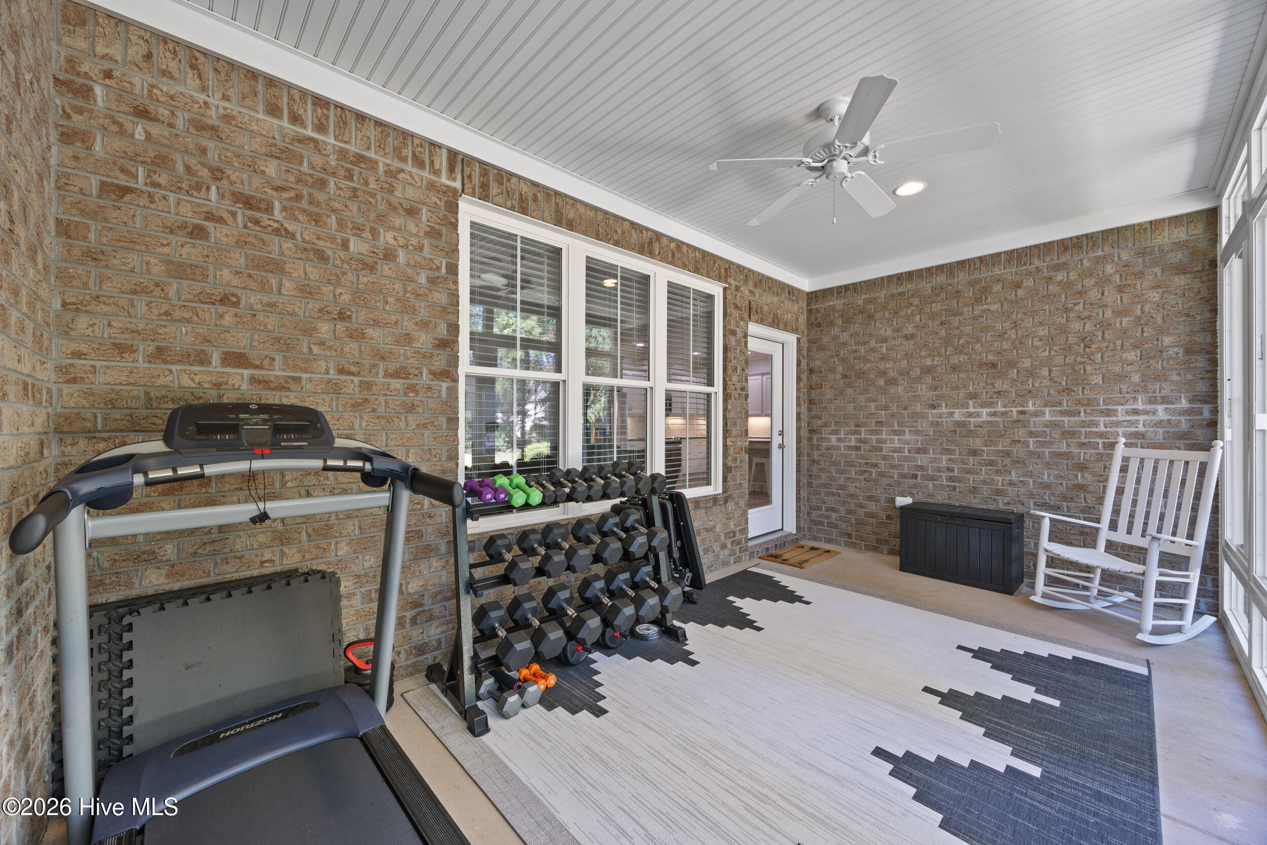 323 Crown Pointe Drive Property Photo 40