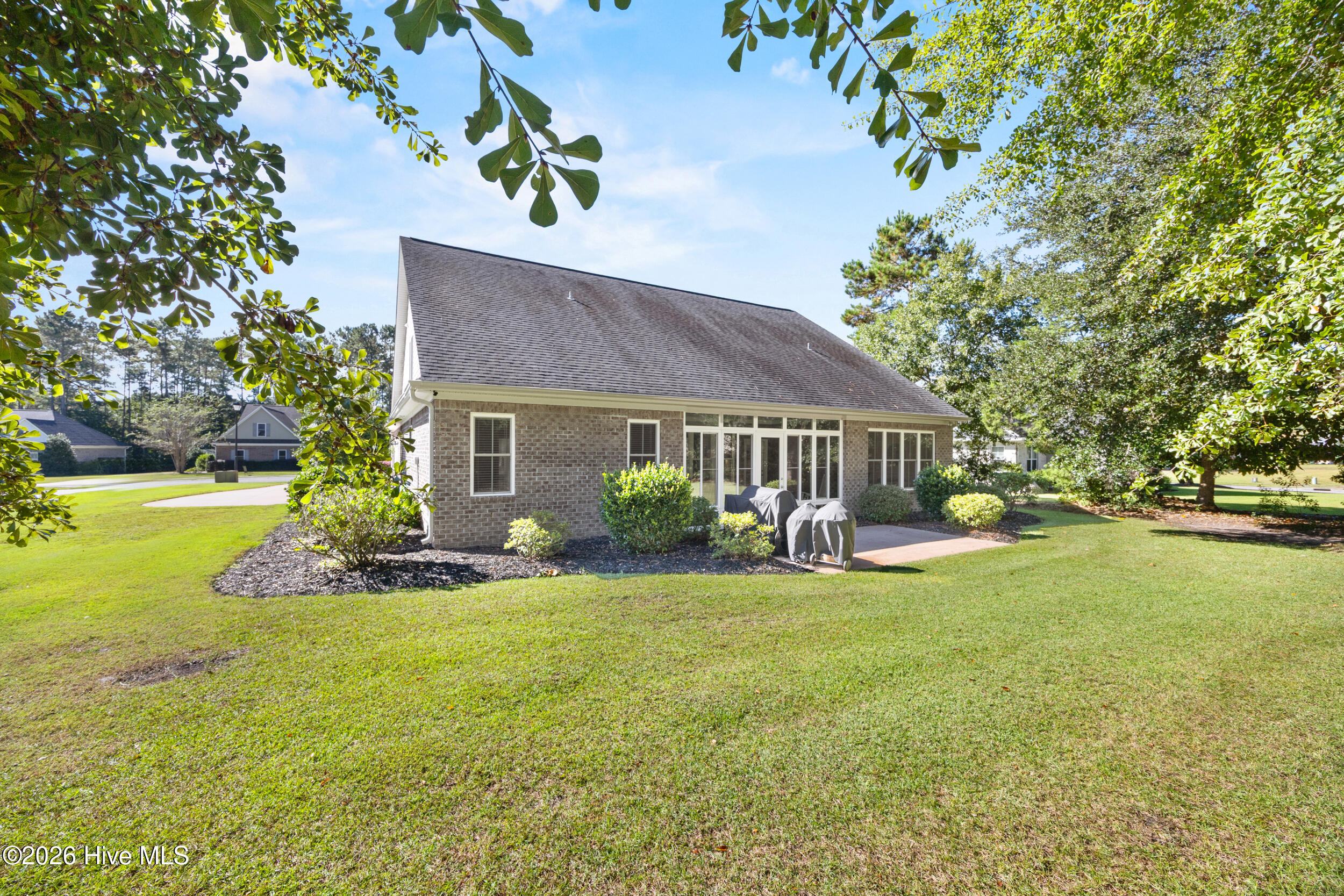 323 Crown Pointe Drive Property Photo 44