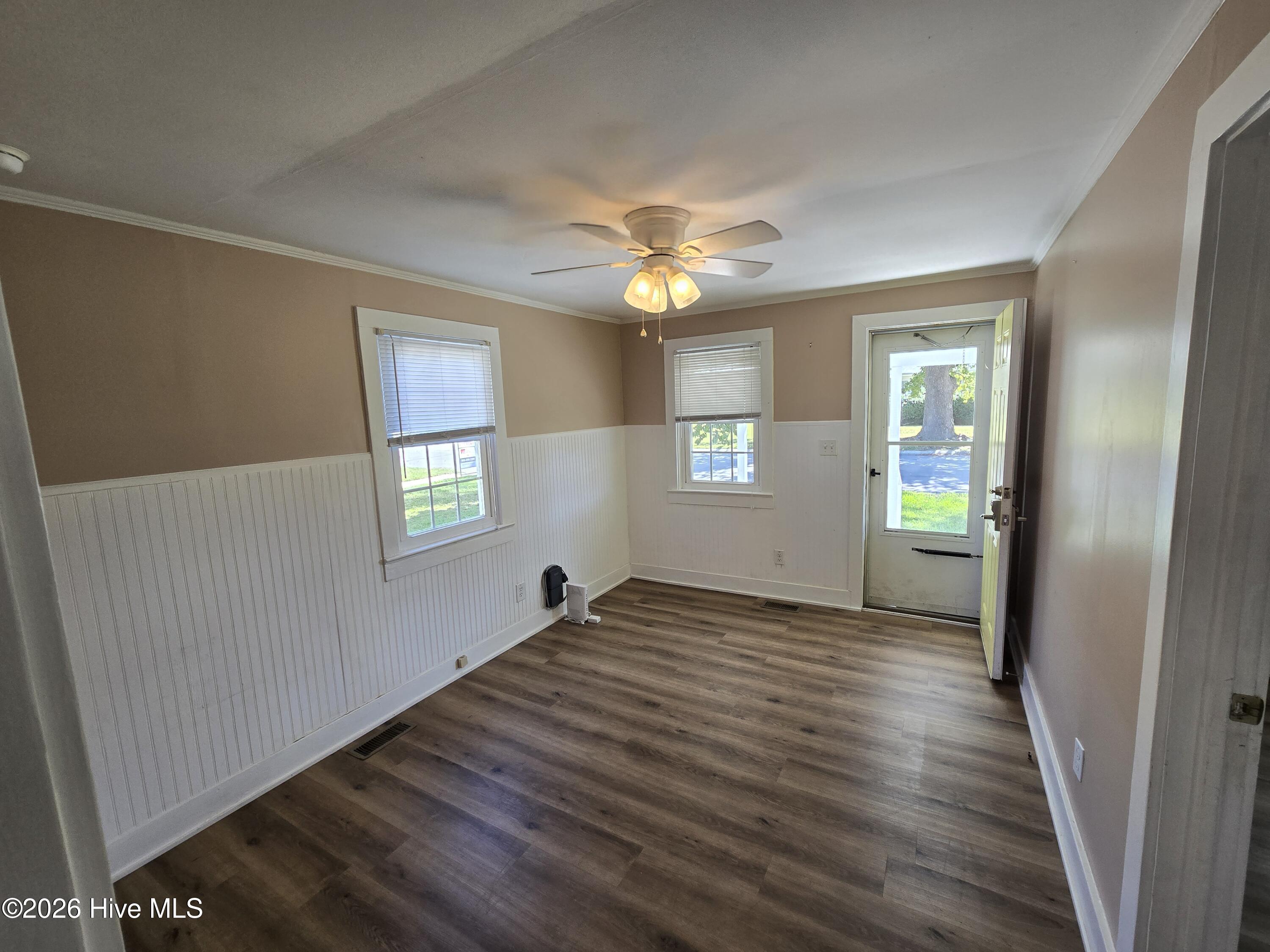 509 S Shore Drive Property Photo 2