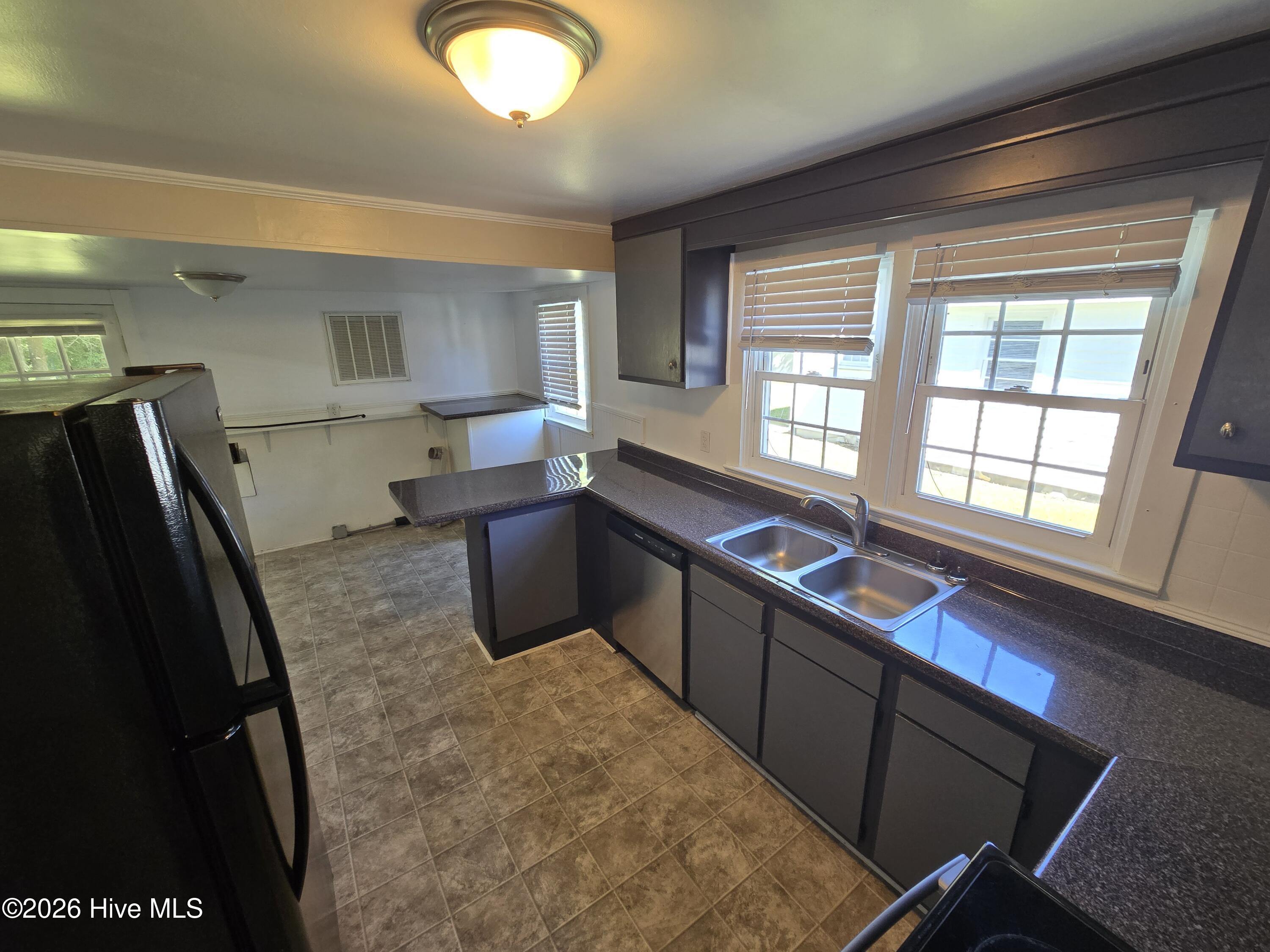509 S Shore Drive Property Photo 4