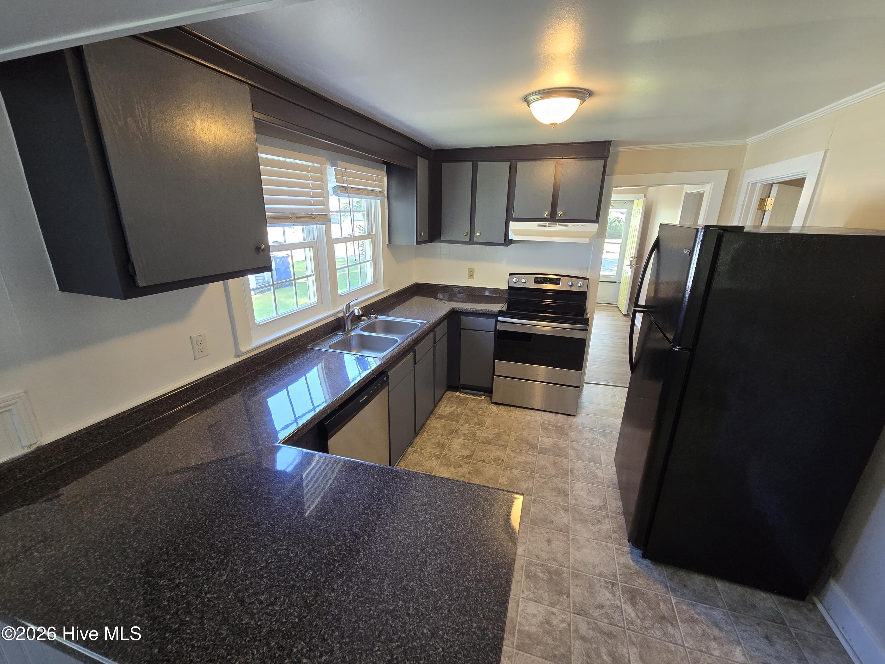 509 S Shore Drive Property Photo 5