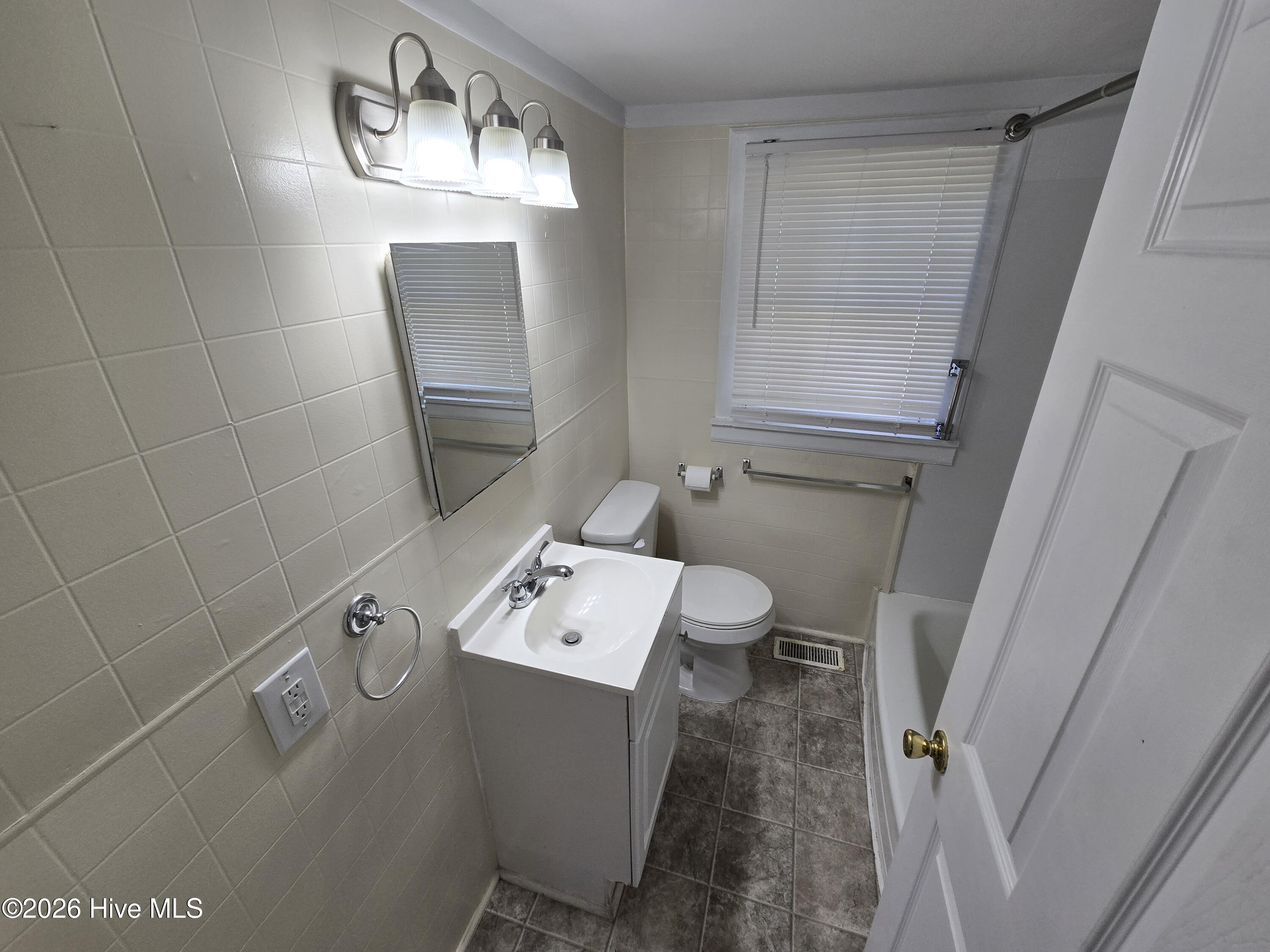 509 S Shore Drive Property Photo 7