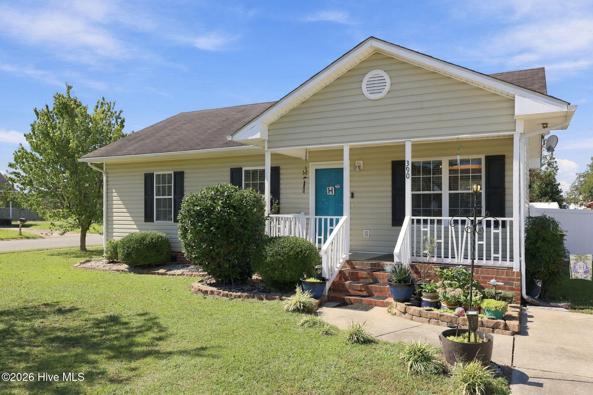390 Olive Branch Boulevard Property Photo 2