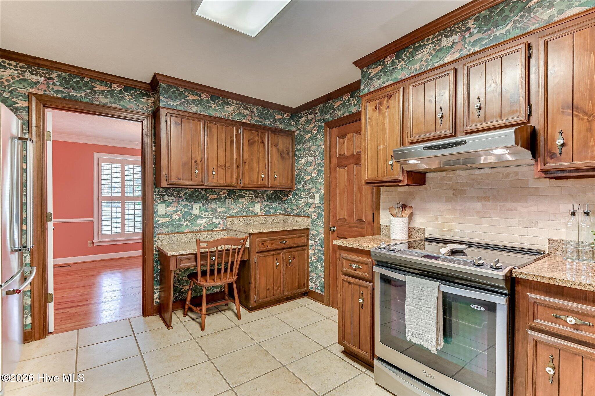 307 Wakefield Lane N Property Photo 15