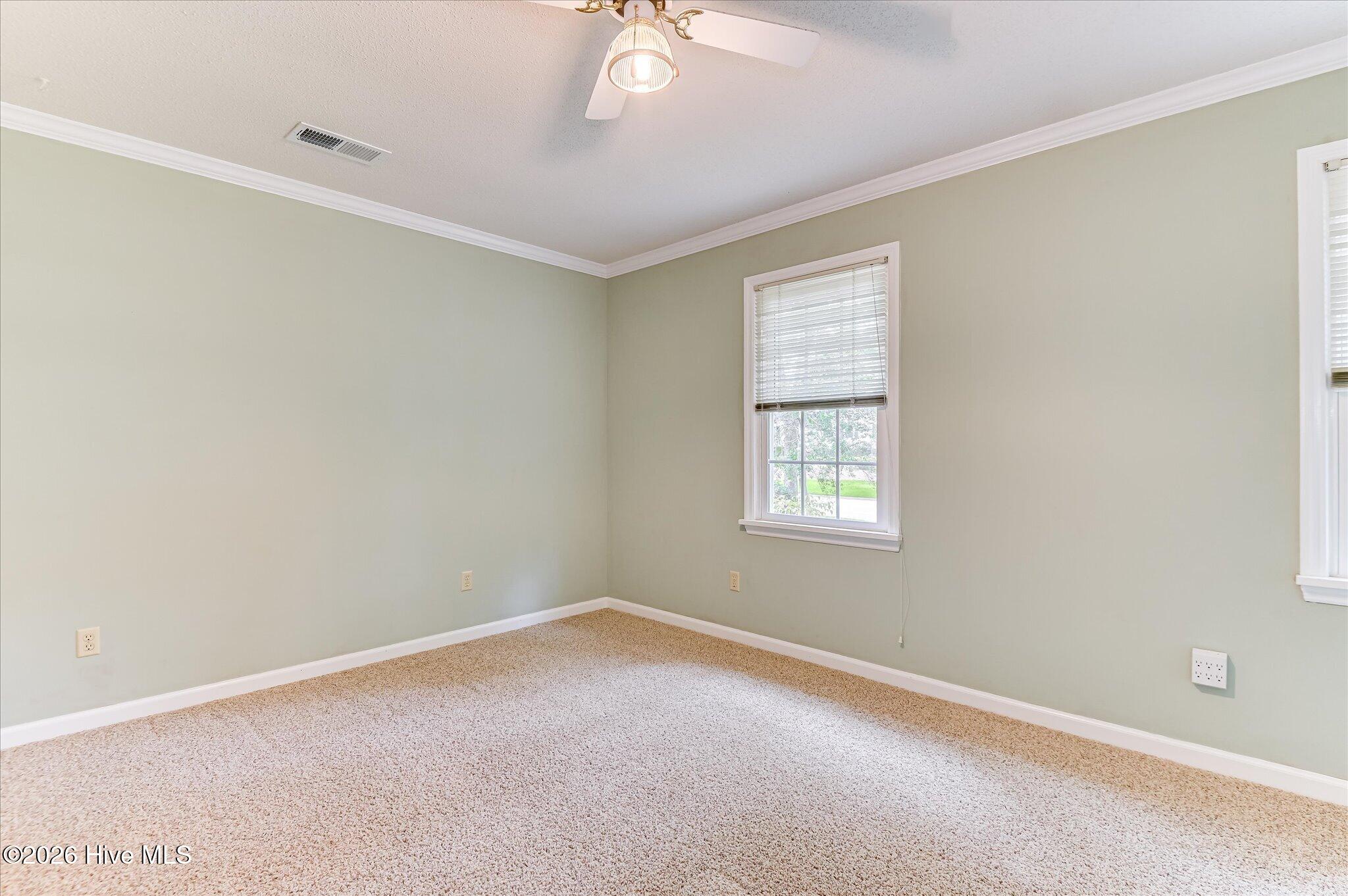 307 Wakefield Lane N Property Photo 32