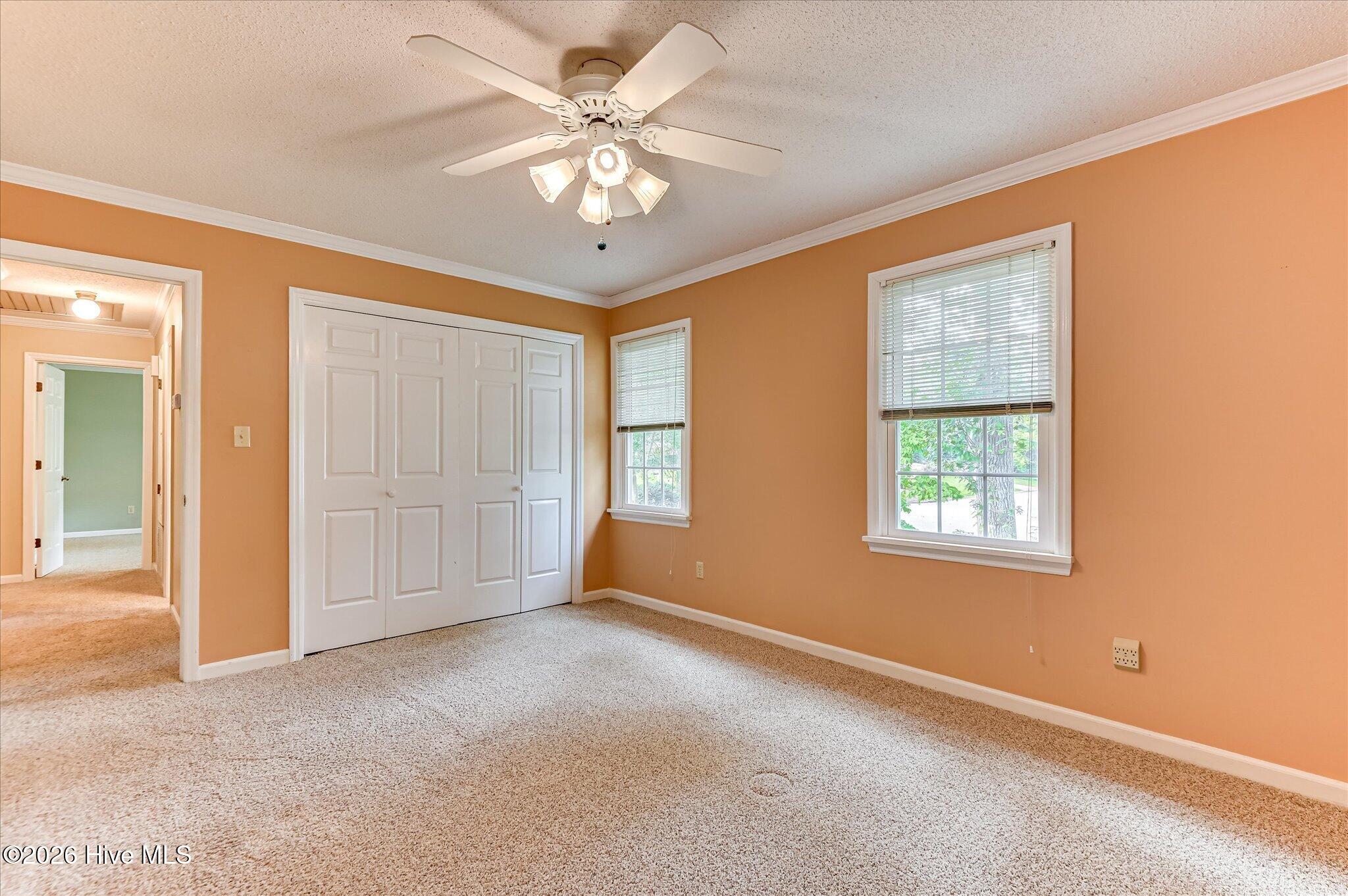 307 Wakefield Lane N Property Photo 37