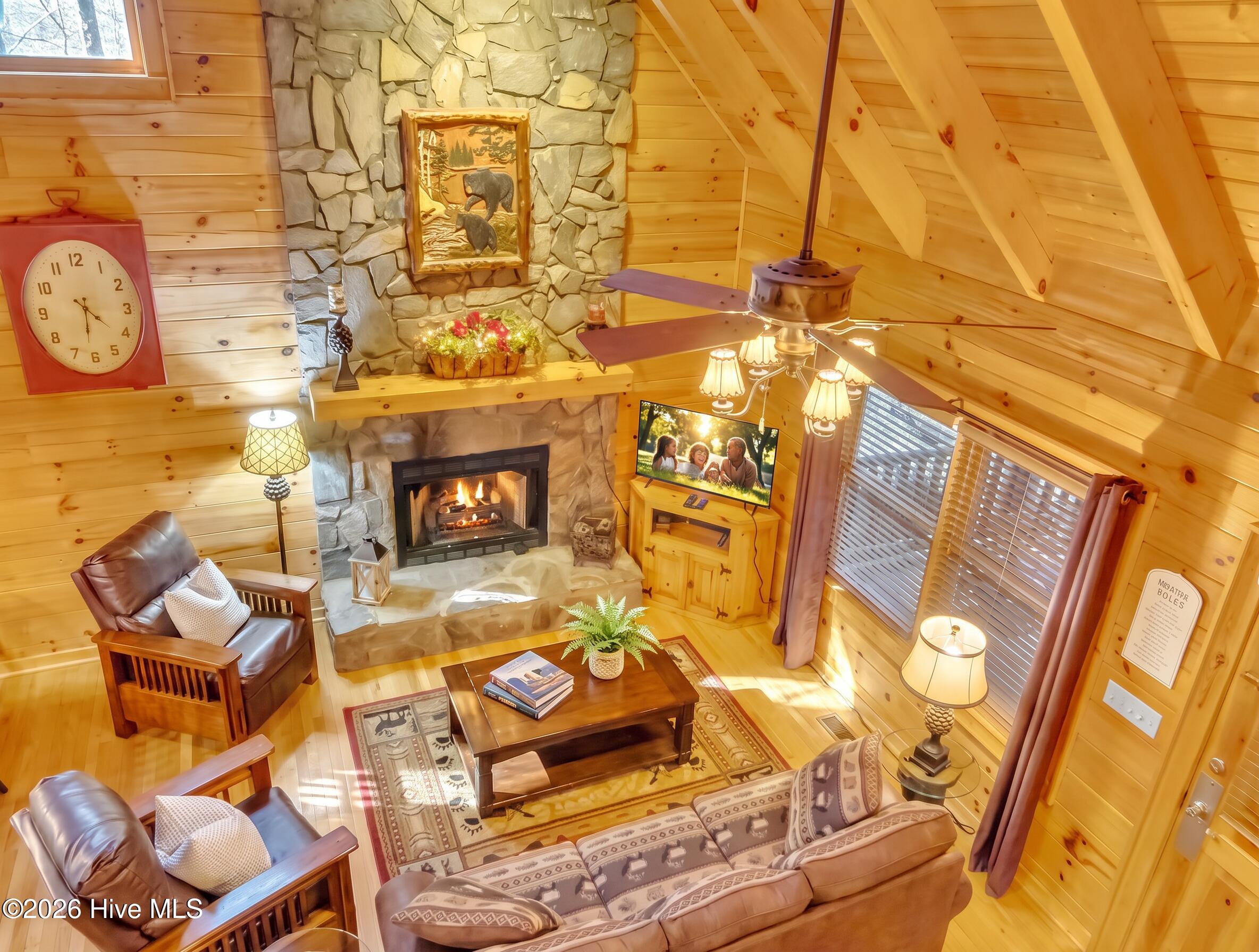 193 Driftwood Loop Property Photo 4