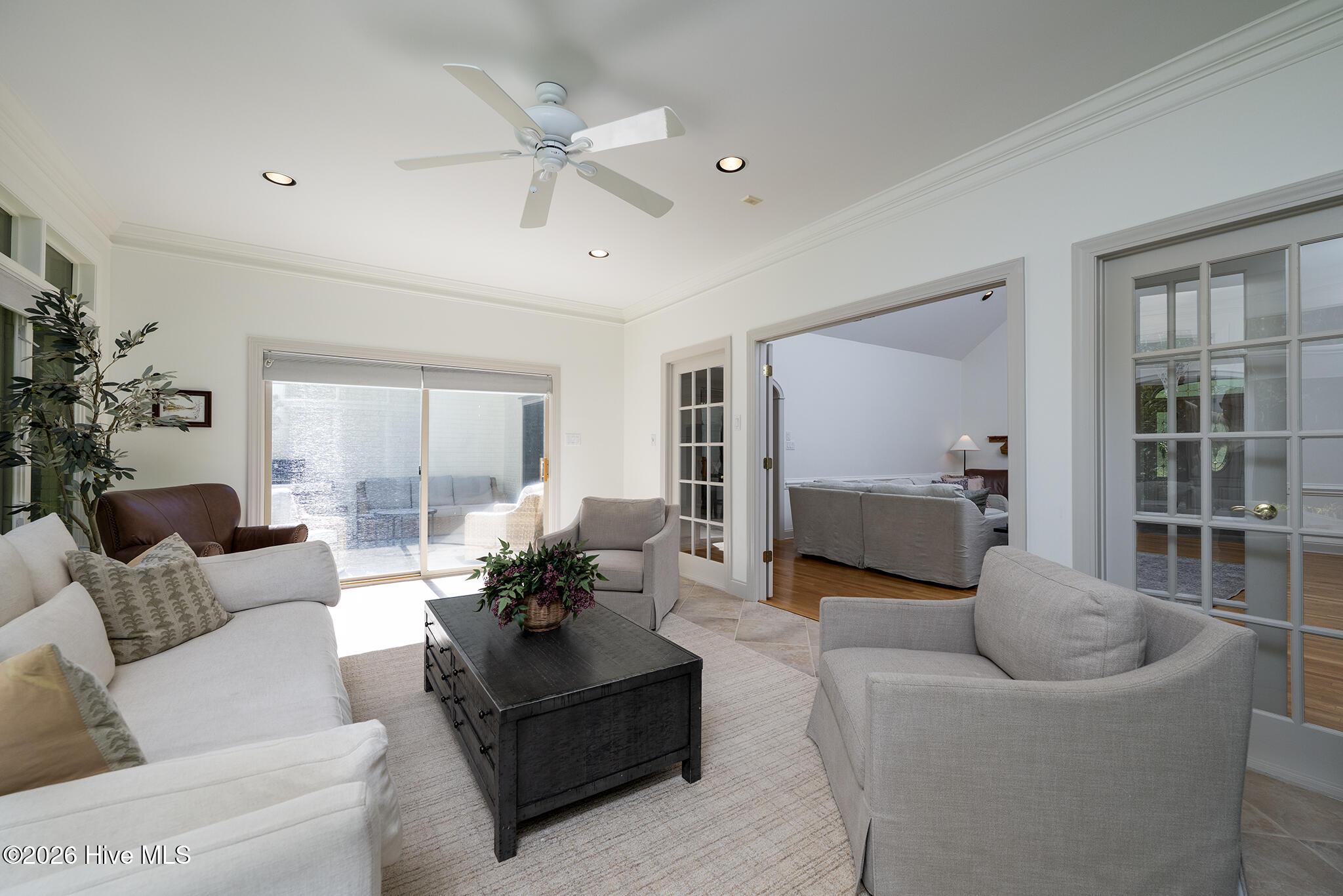 305 Taberna Circle Property Photo 17