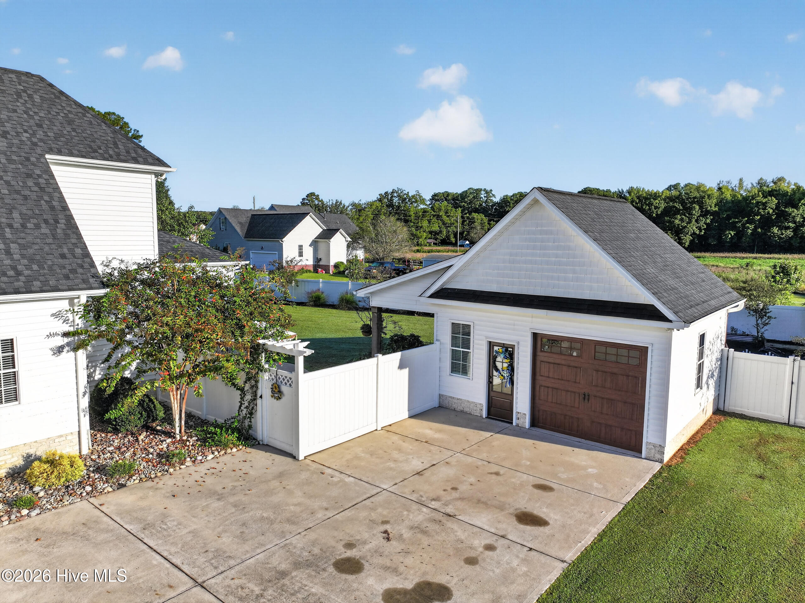 2323 Waverly Hill Drive Property Photo 7