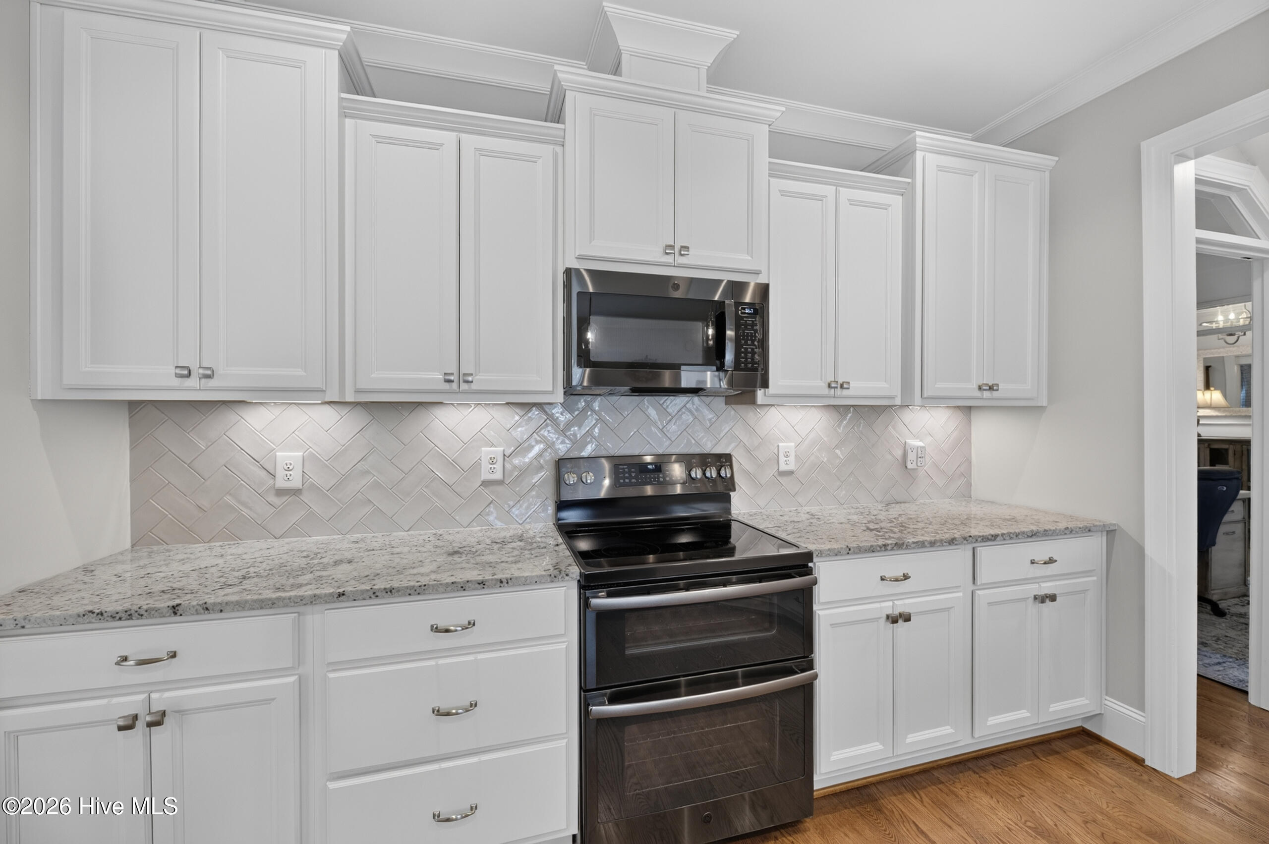 2323 Waverly Hill Drive Property Photo 18