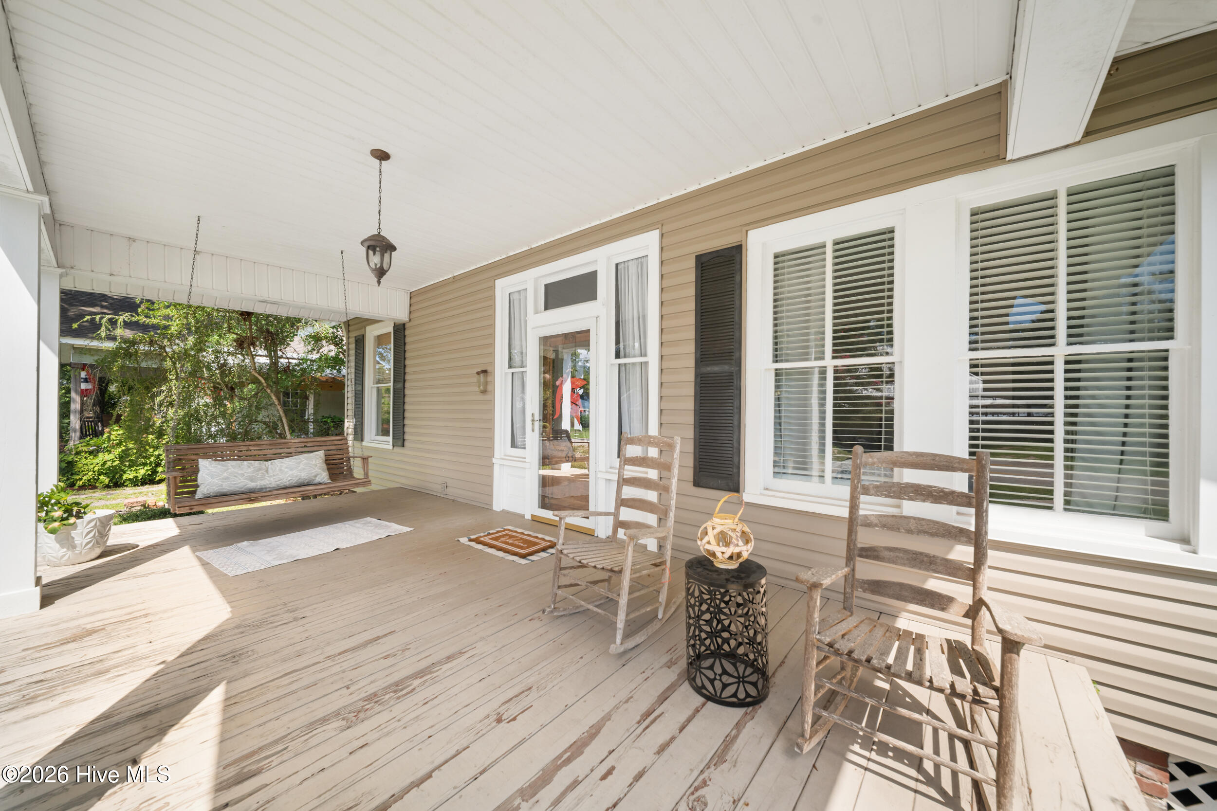 631 Barney Avenue Property Photo 6