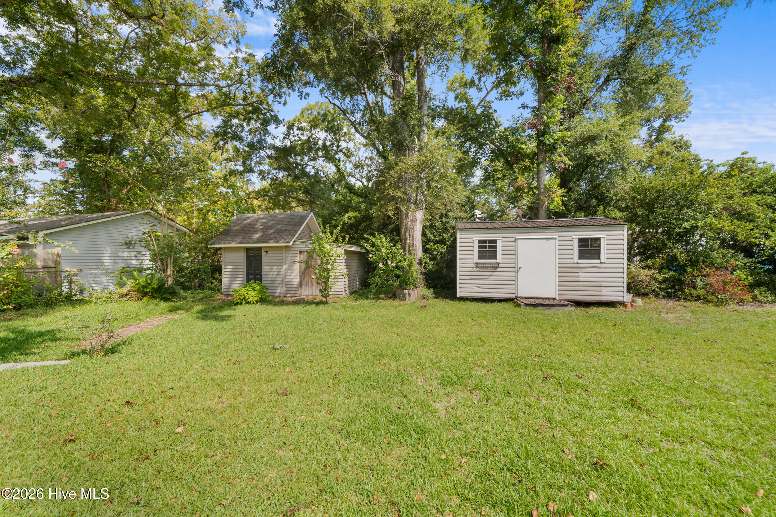 631 Barney Avenue Property Photo 10