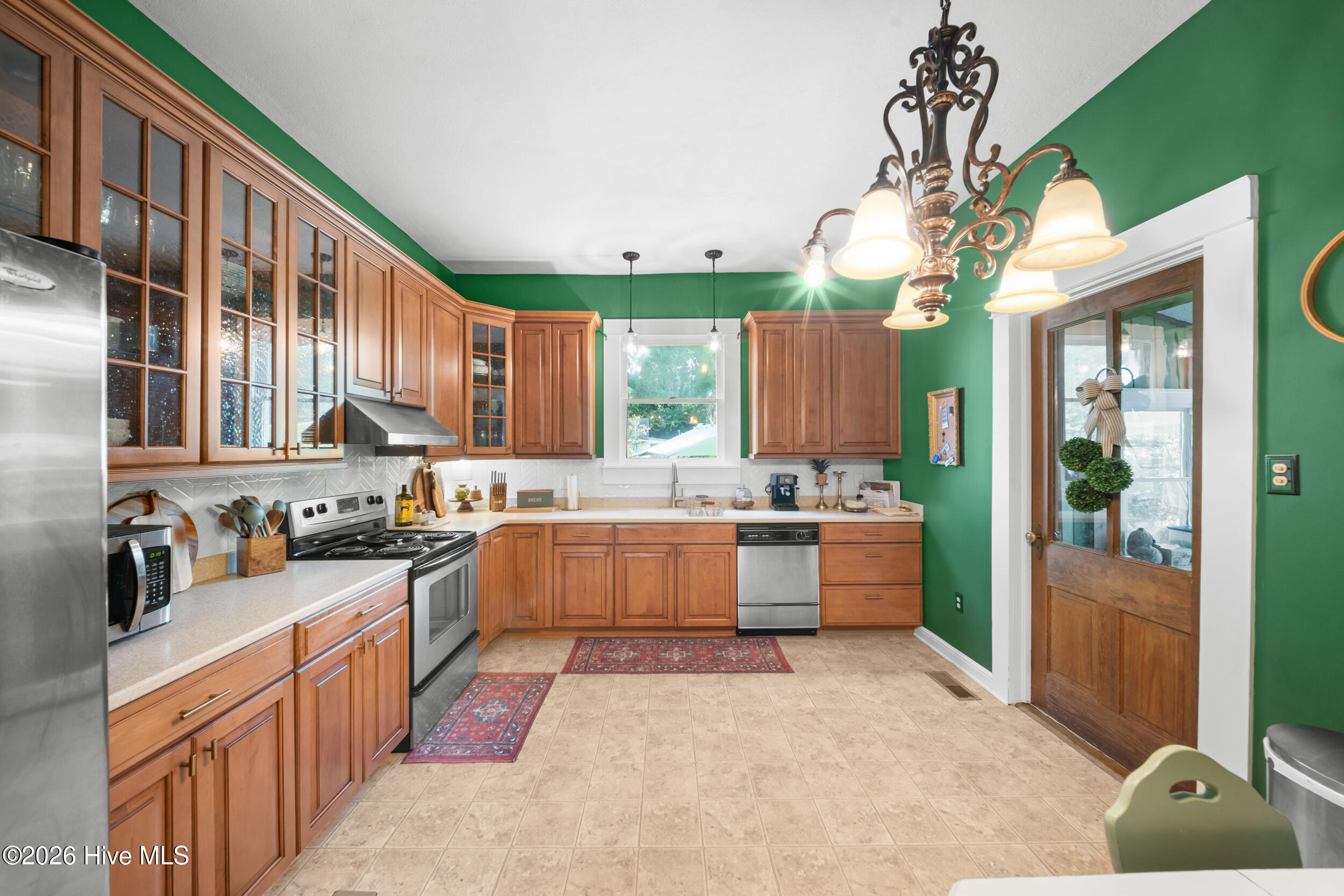 631 Barney Avenue Property Photo 14