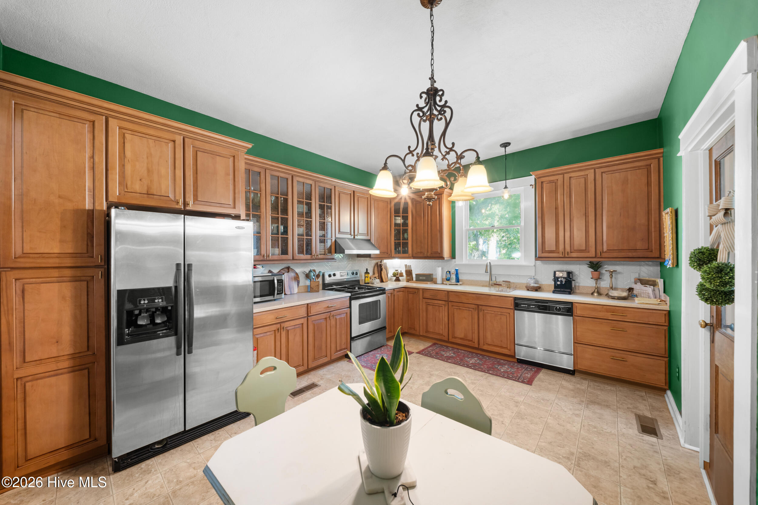 631 Barney Avenue Property Photo 17