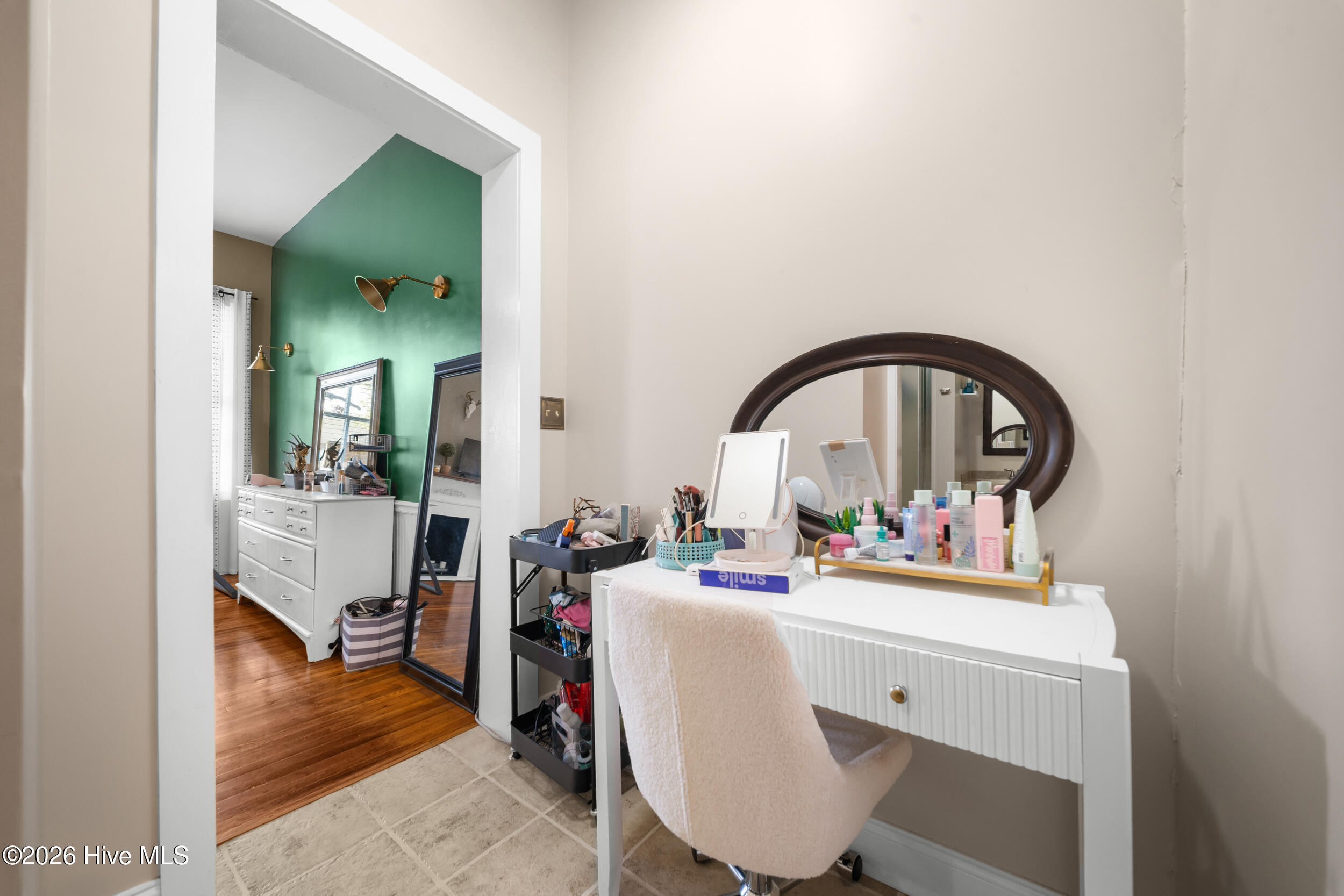 631 Barney Avenue Property Photo 23
