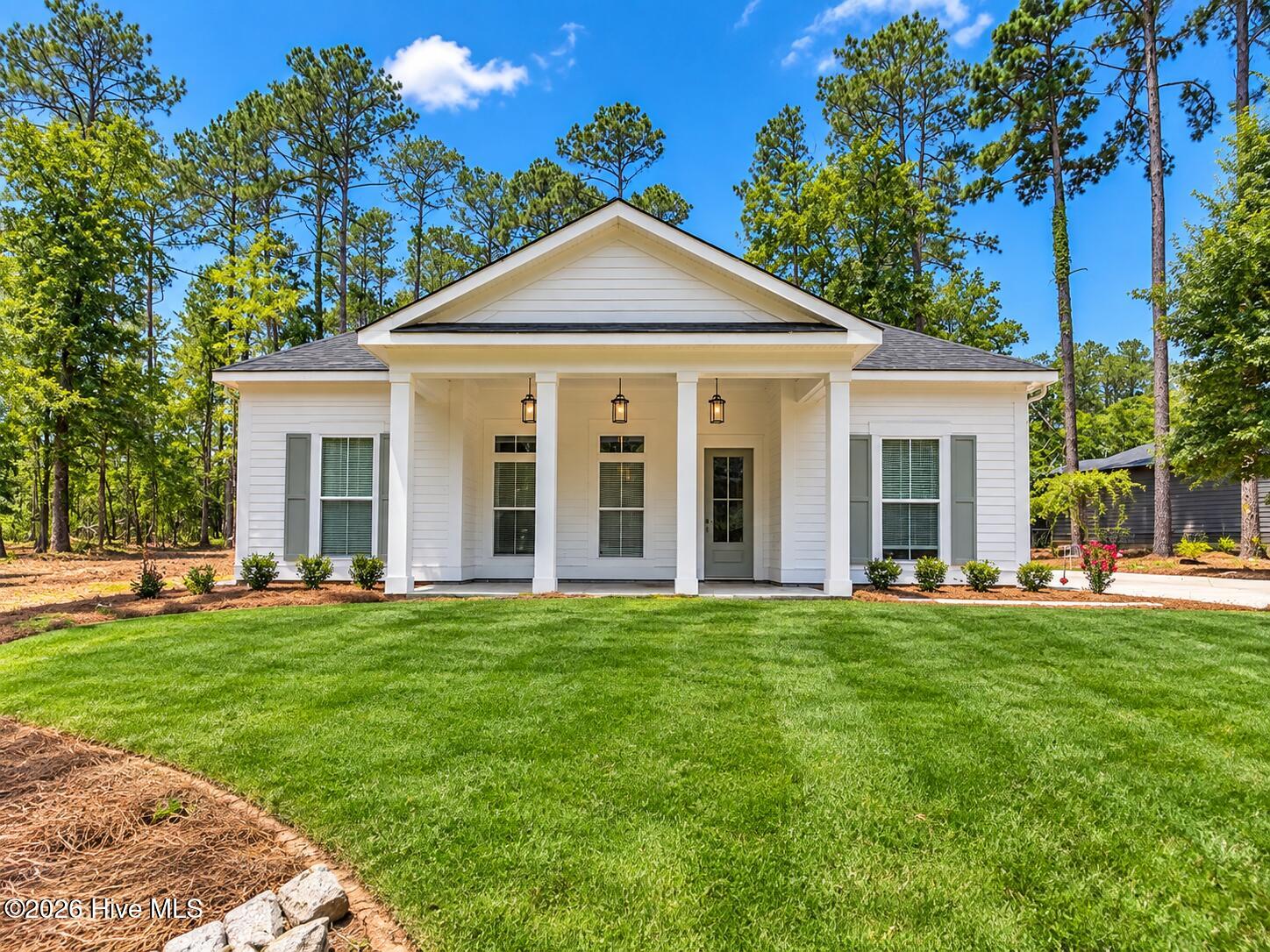 2122 Indian Road Property Photo 1