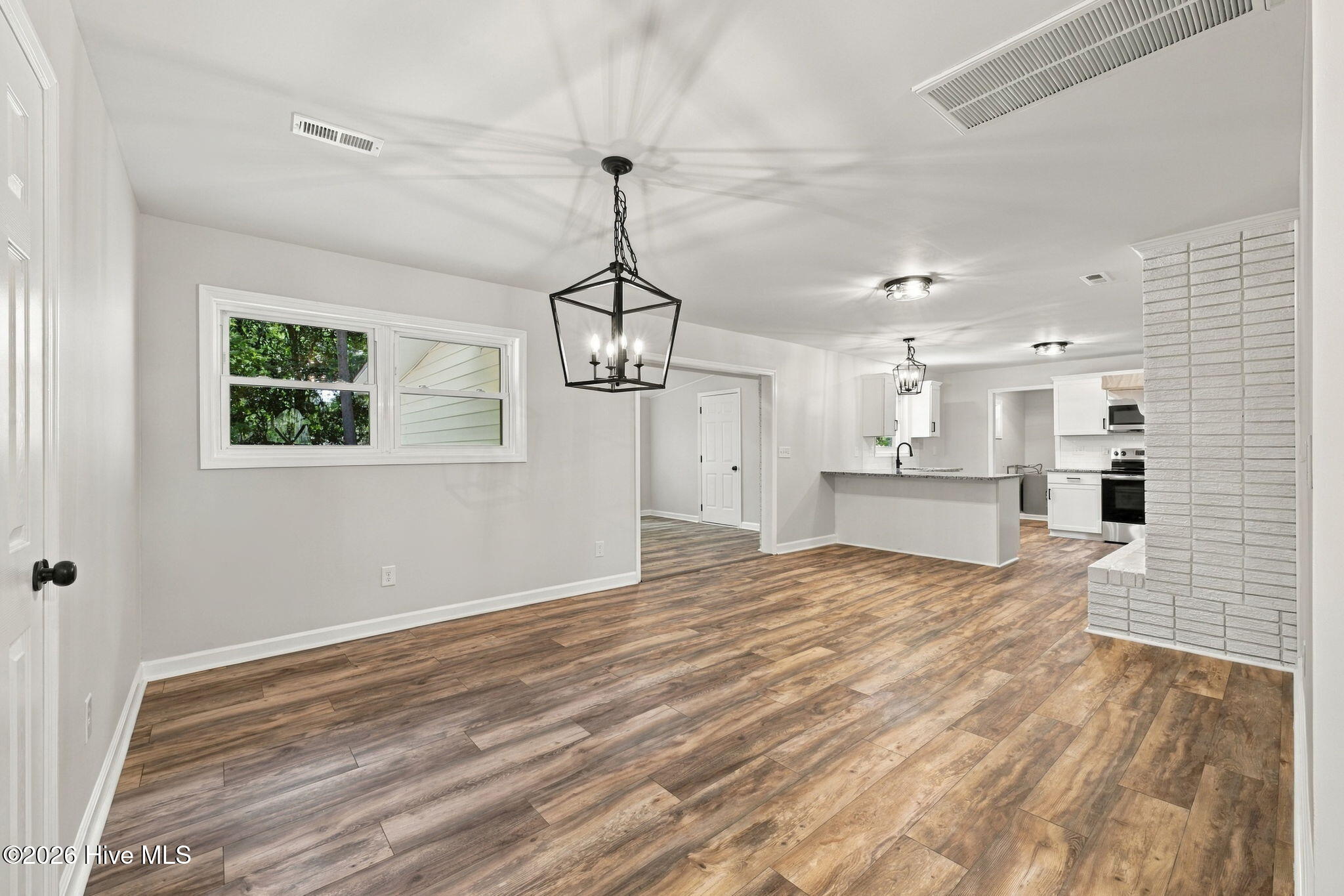 1202 Forest Drive Property Photo 2