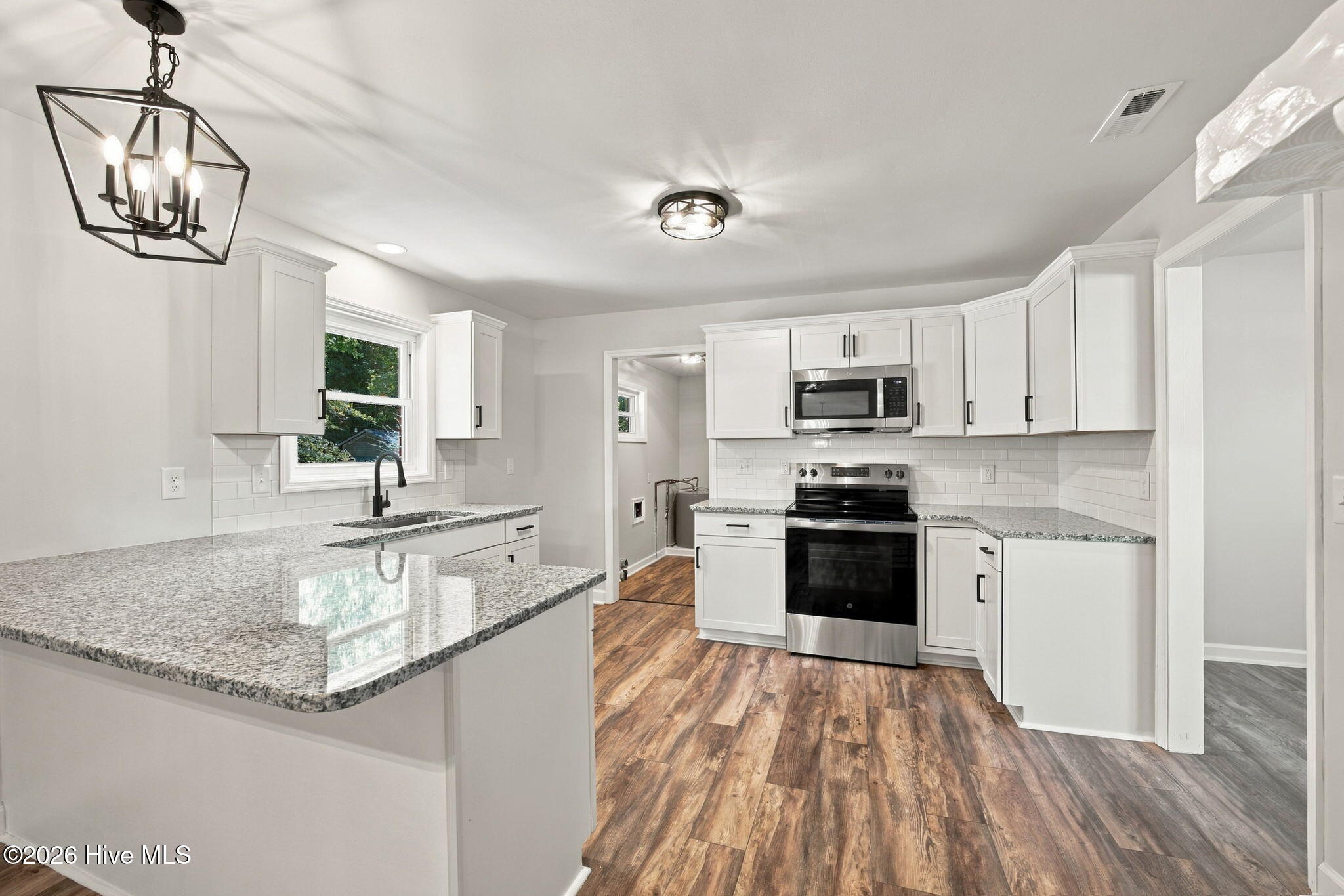 1202 Forest Drive Property Photo 3