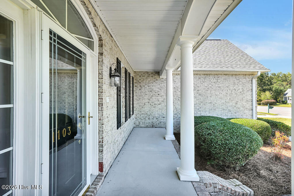 1103 Stanfield Court Property Photo 4