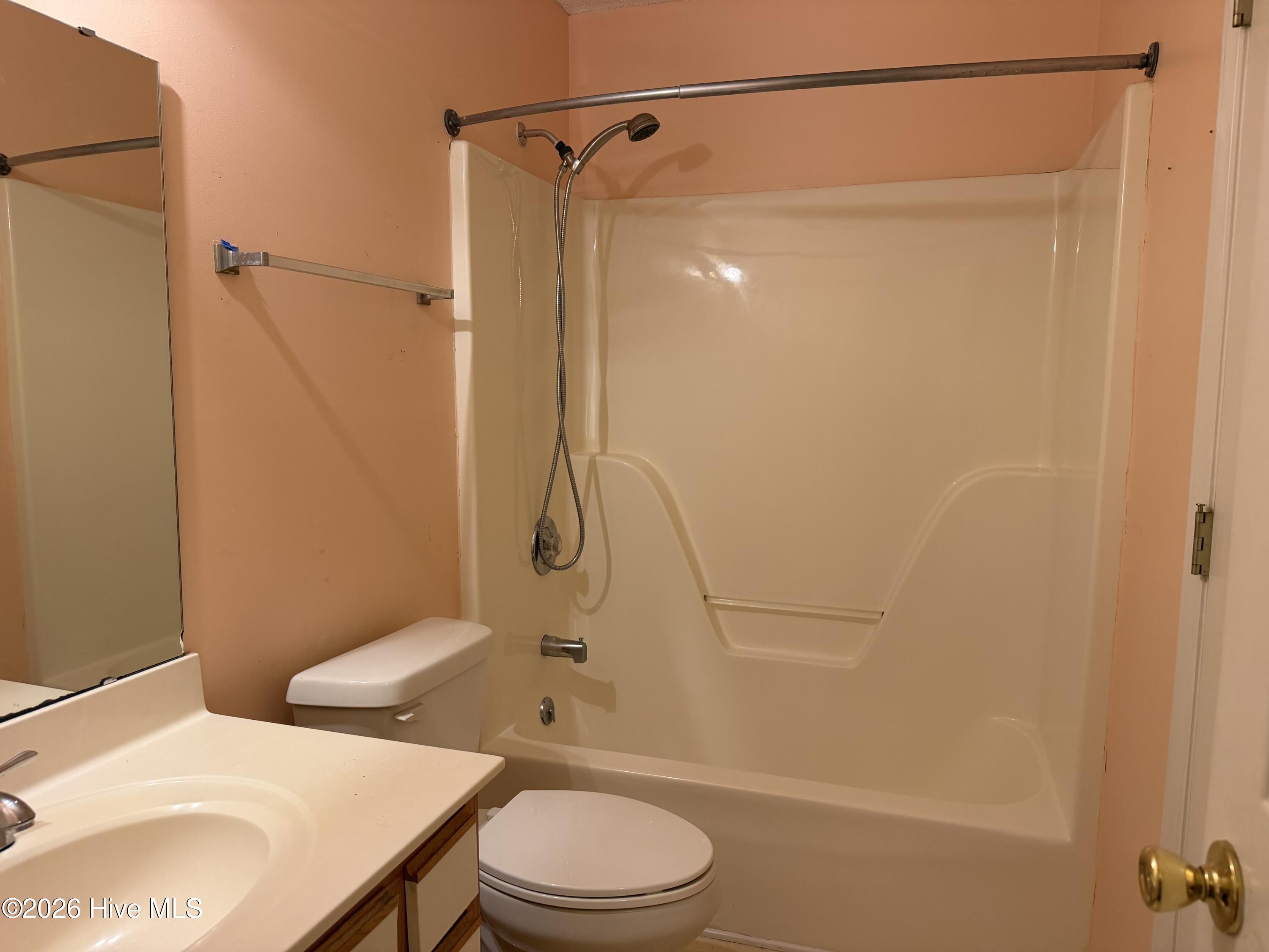 110 Breezewood Drive G Property Photo 5