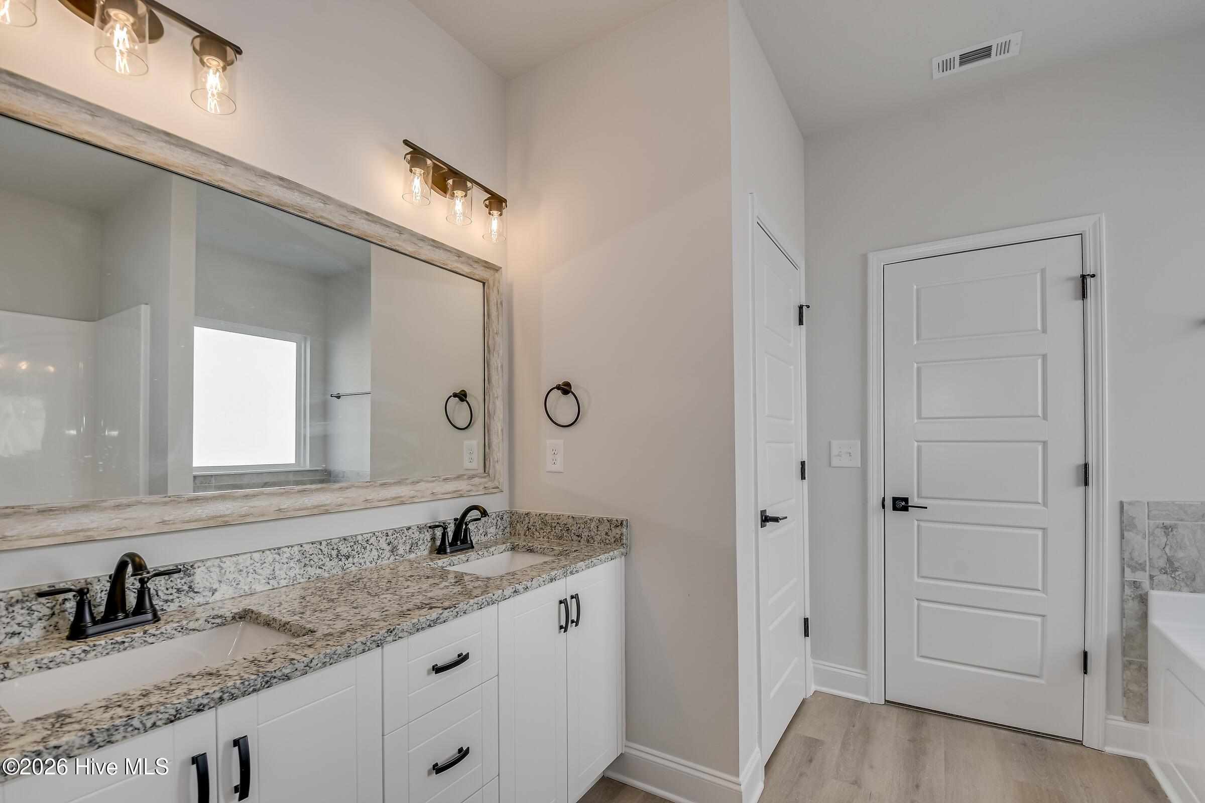1699 Pine Ridge Drive N Property Photo 21