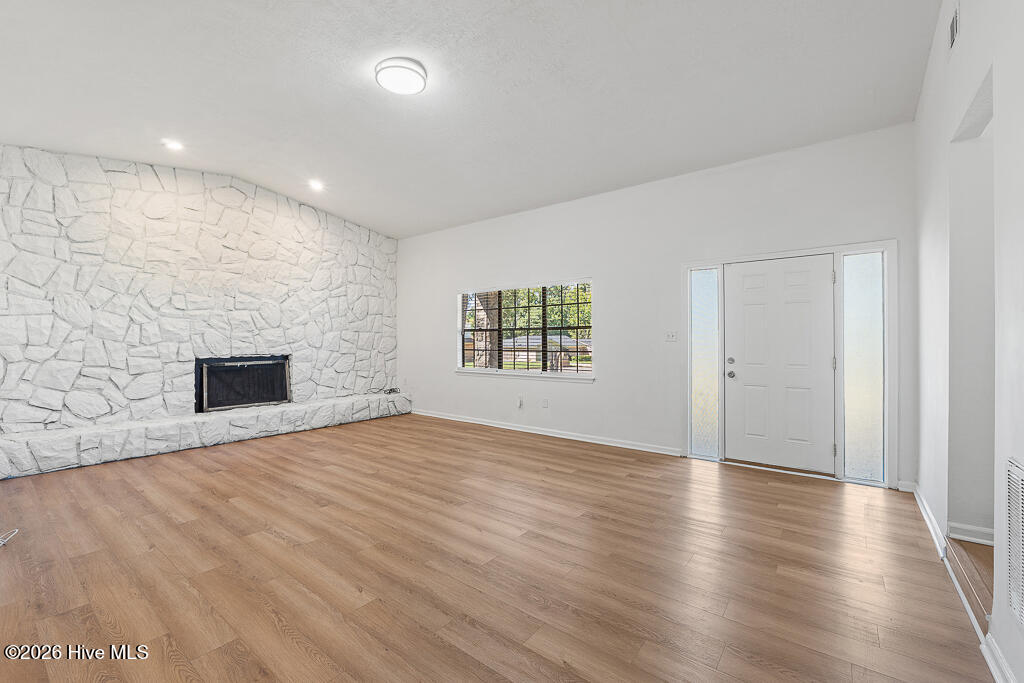 866 Brookfield Parkway Property Photo 3