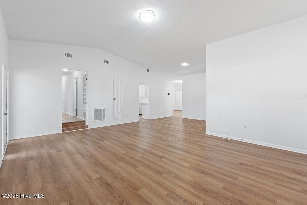 866 Brookfield Parkway Property Photo 4