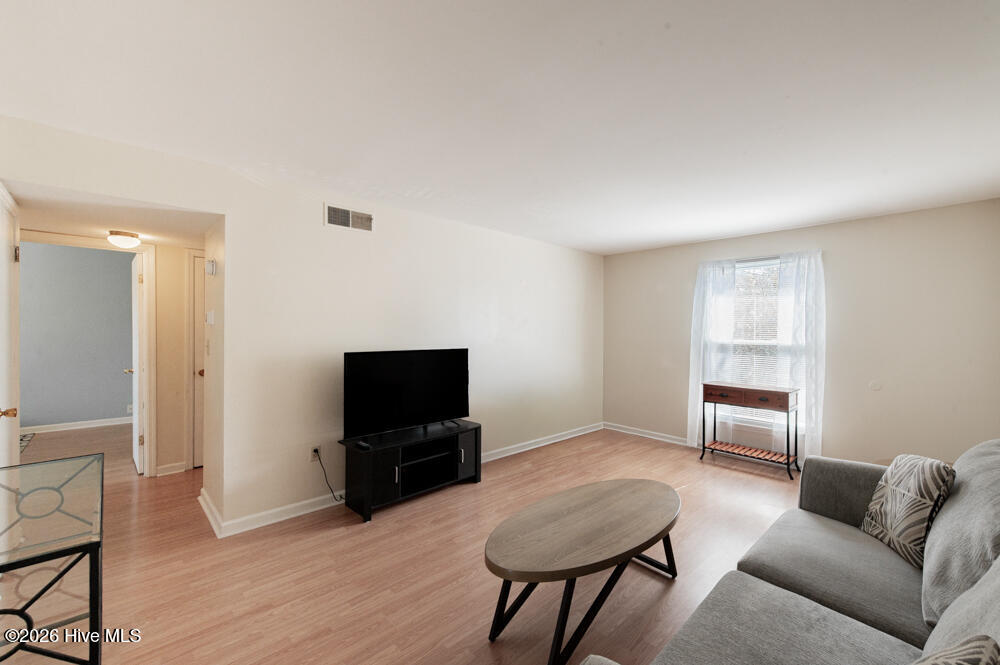 1020 Carriage Drive Apt D Property Photo 4