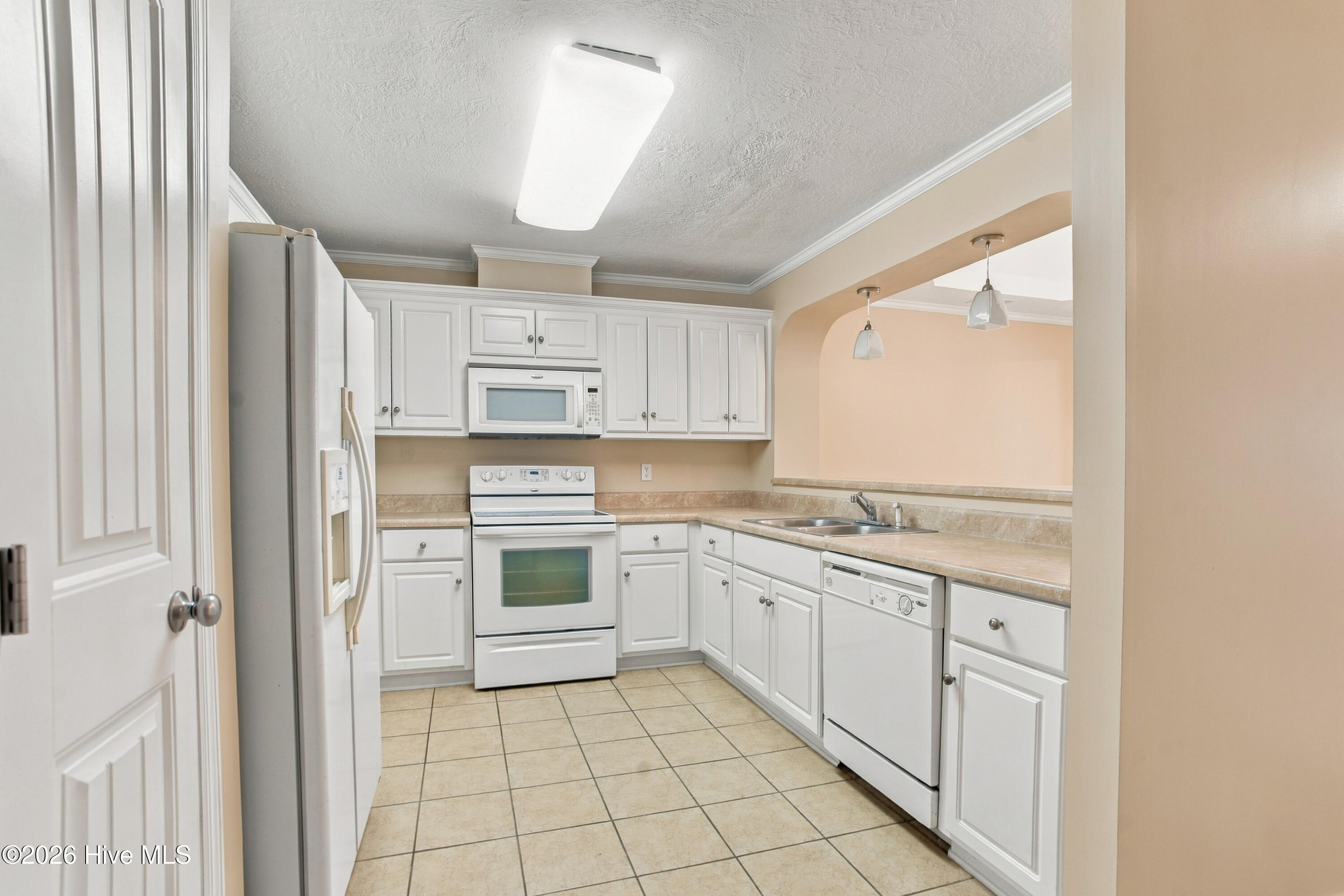 819 Whispering Willow Court Property Photo 2