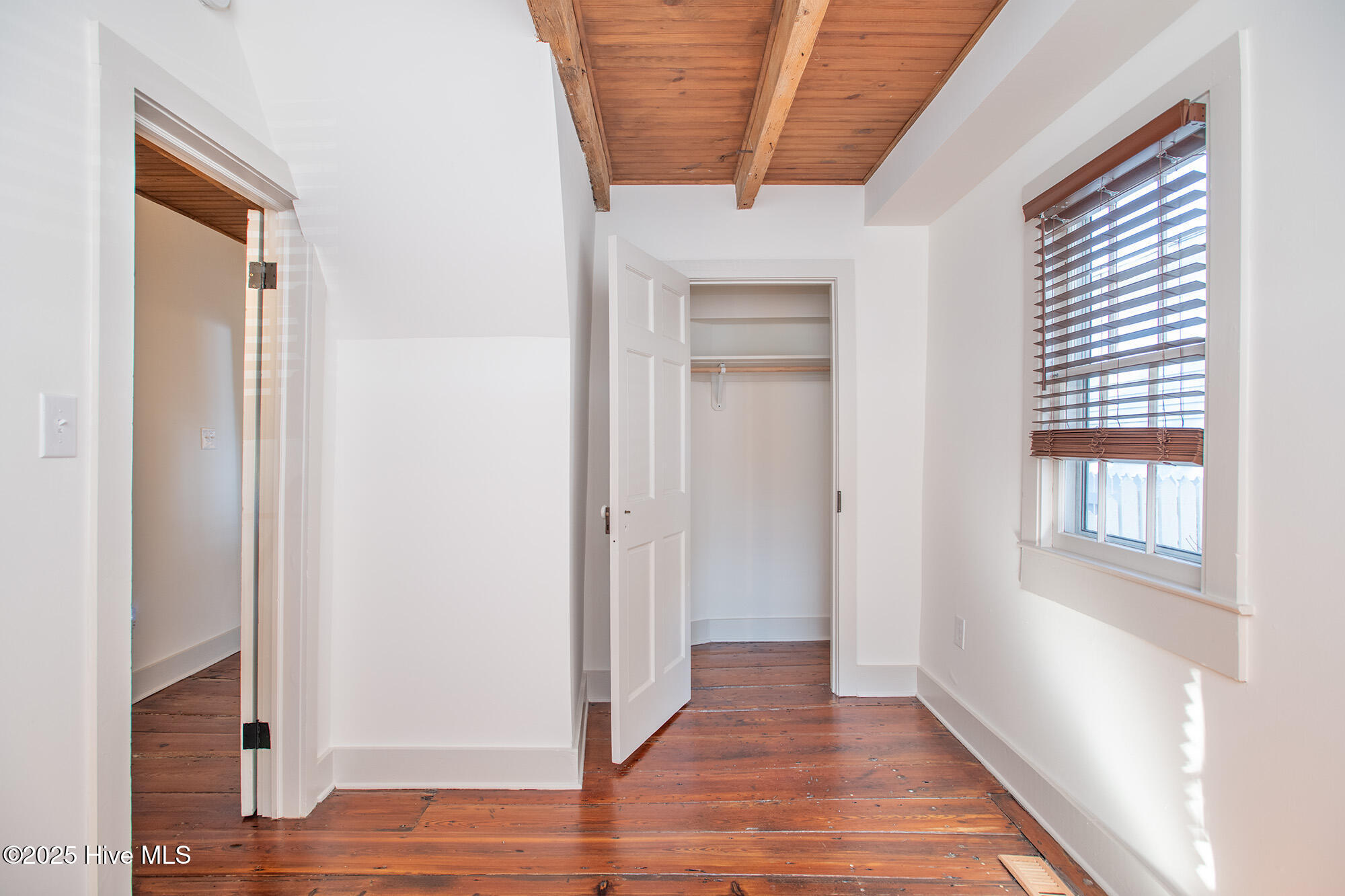 205 Moore Street Property Photo 9