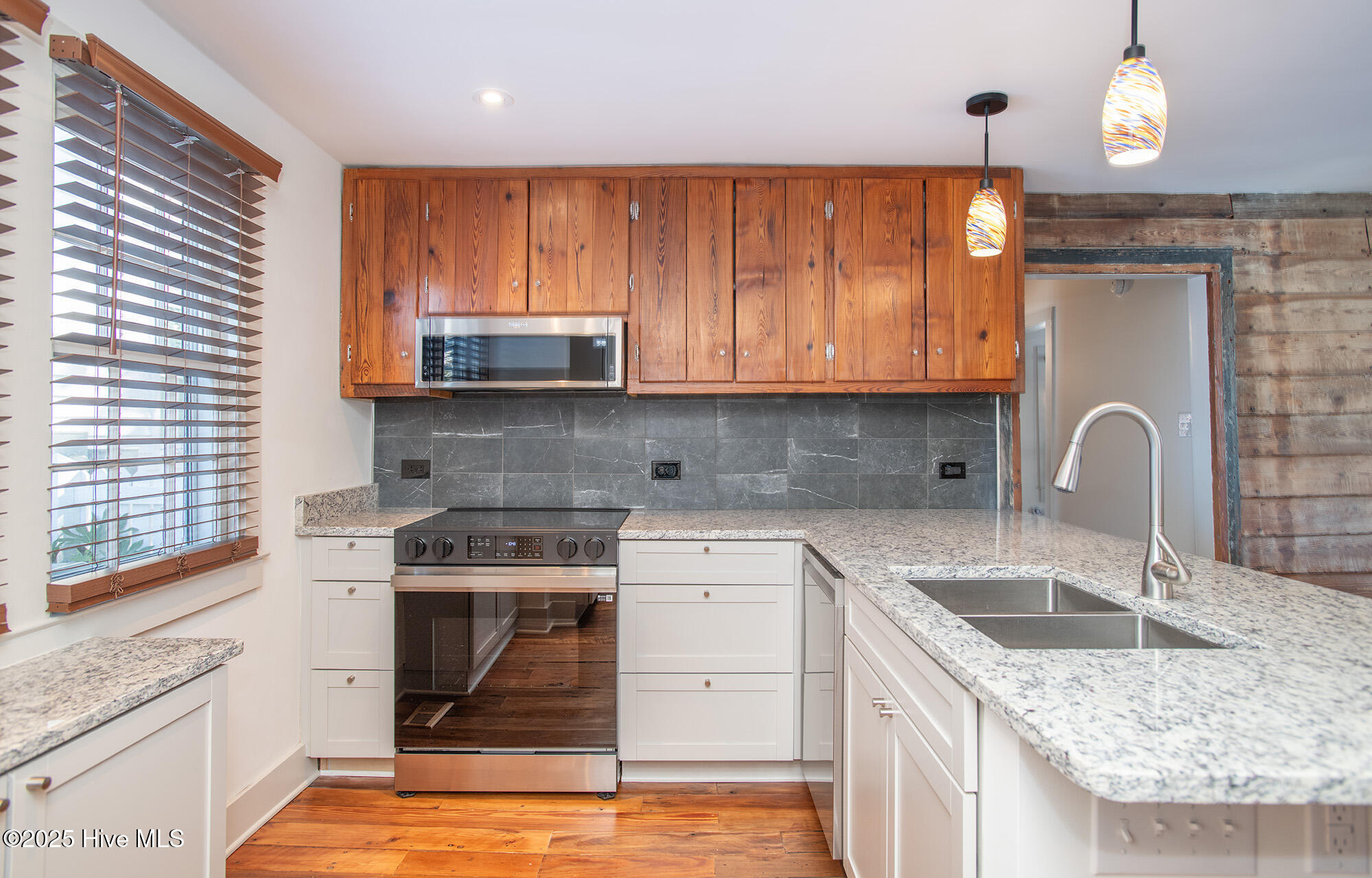 205 Moore Street Property Photo 10