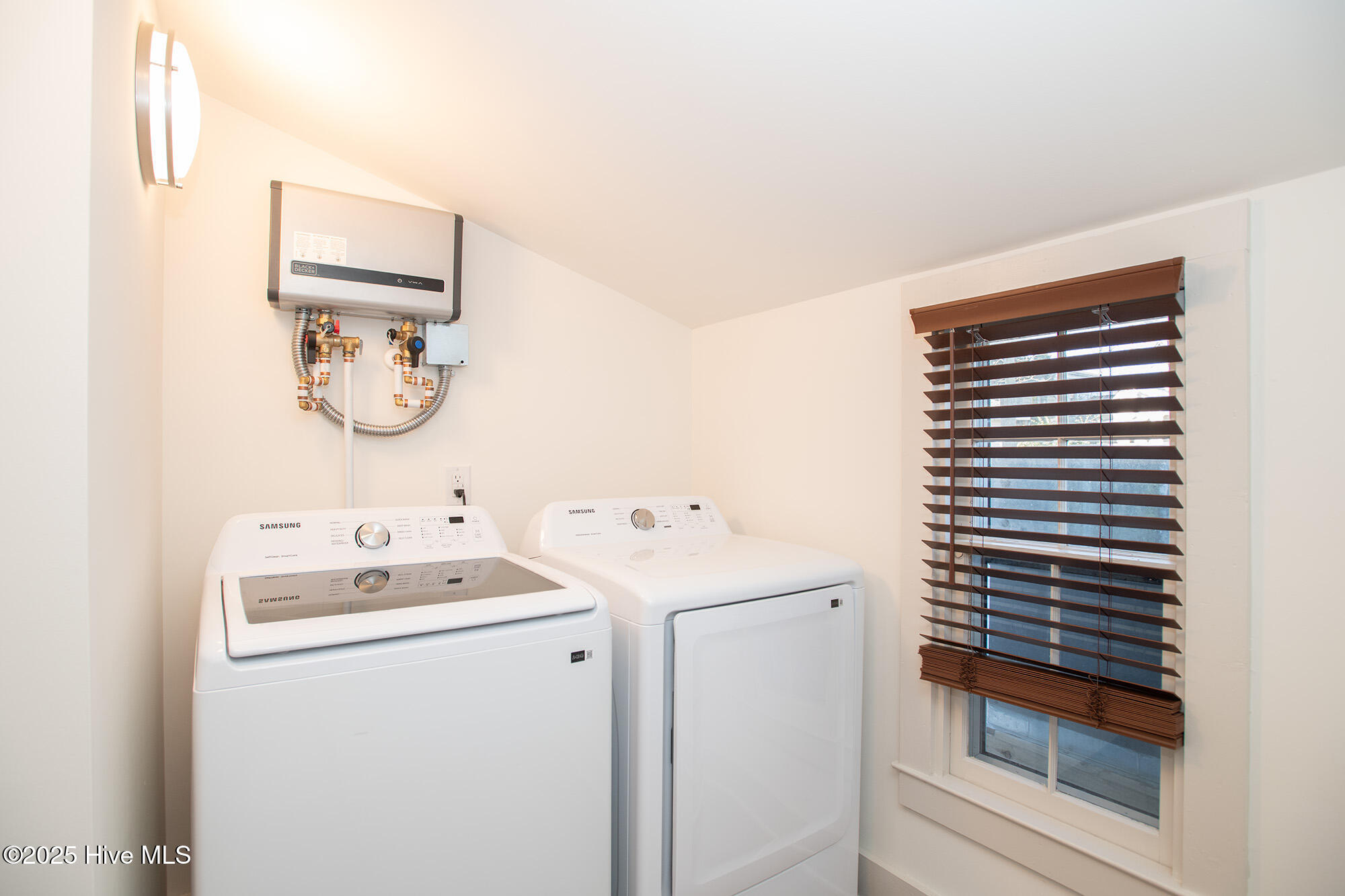205 Moore Street Property Photo 18