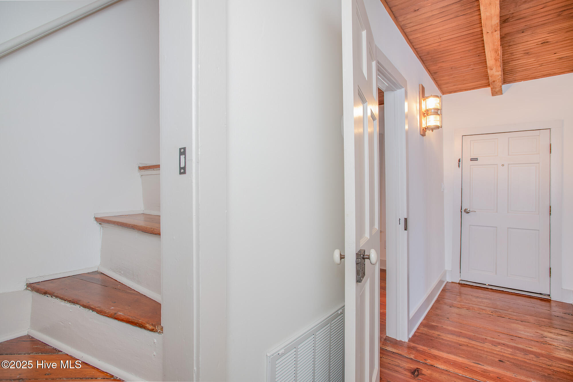 205 Moore Street Property Photo 19