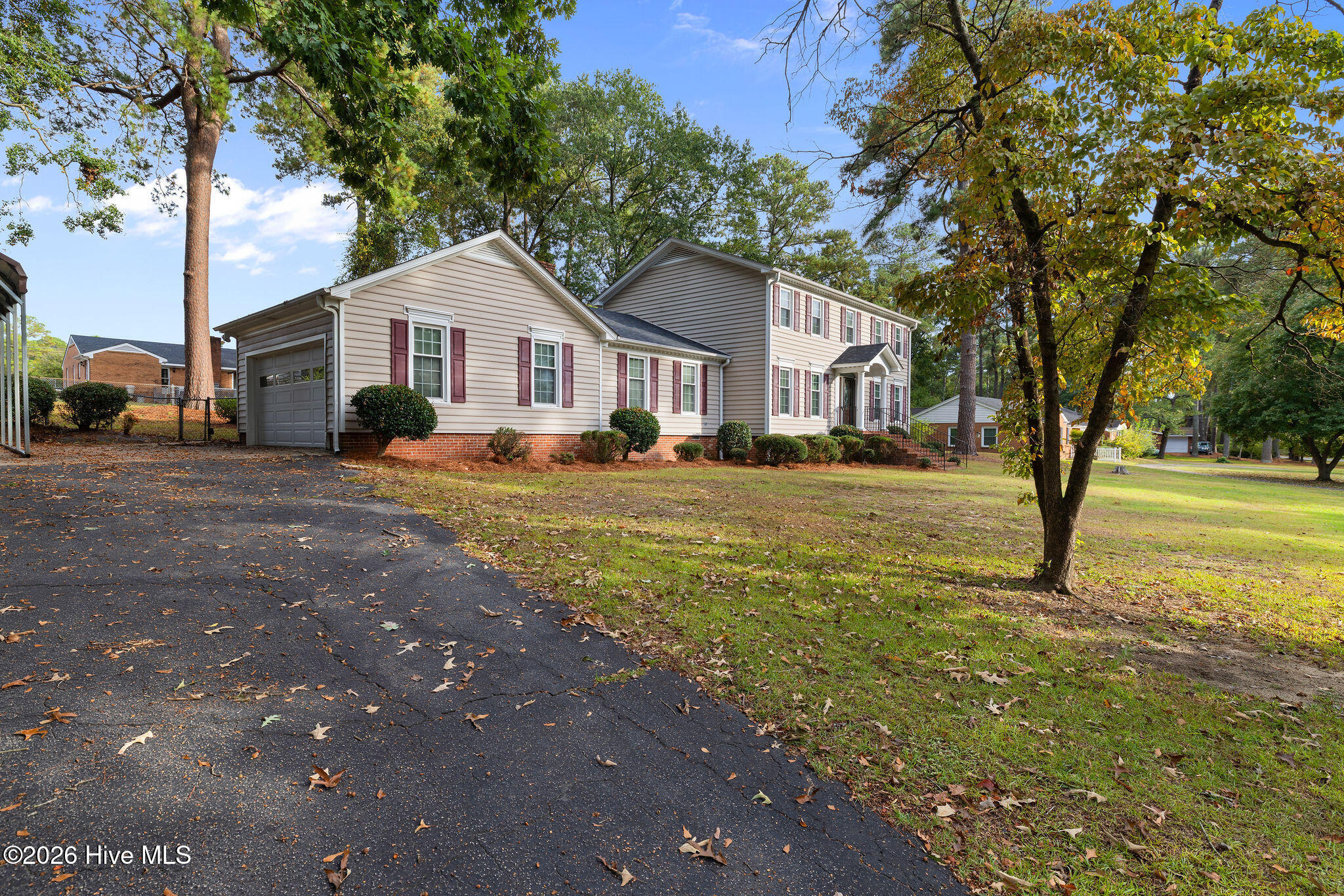512 Forest Hill Drive Property Photo 3