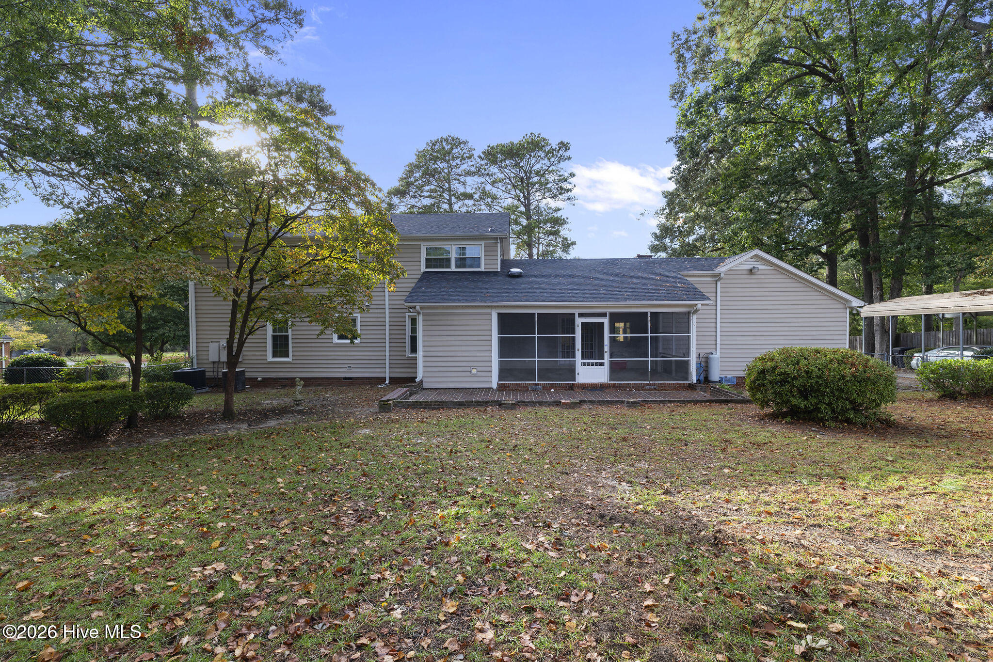 512 Forest Hill Drive Property Photo 4