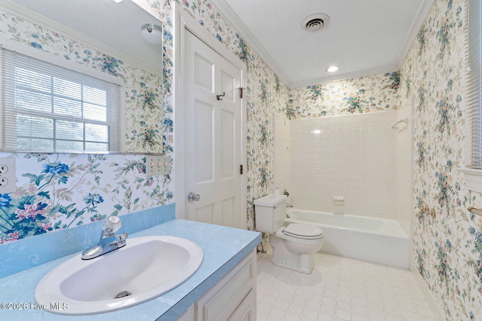 512 Forest Hill Drive Property Photo 24
