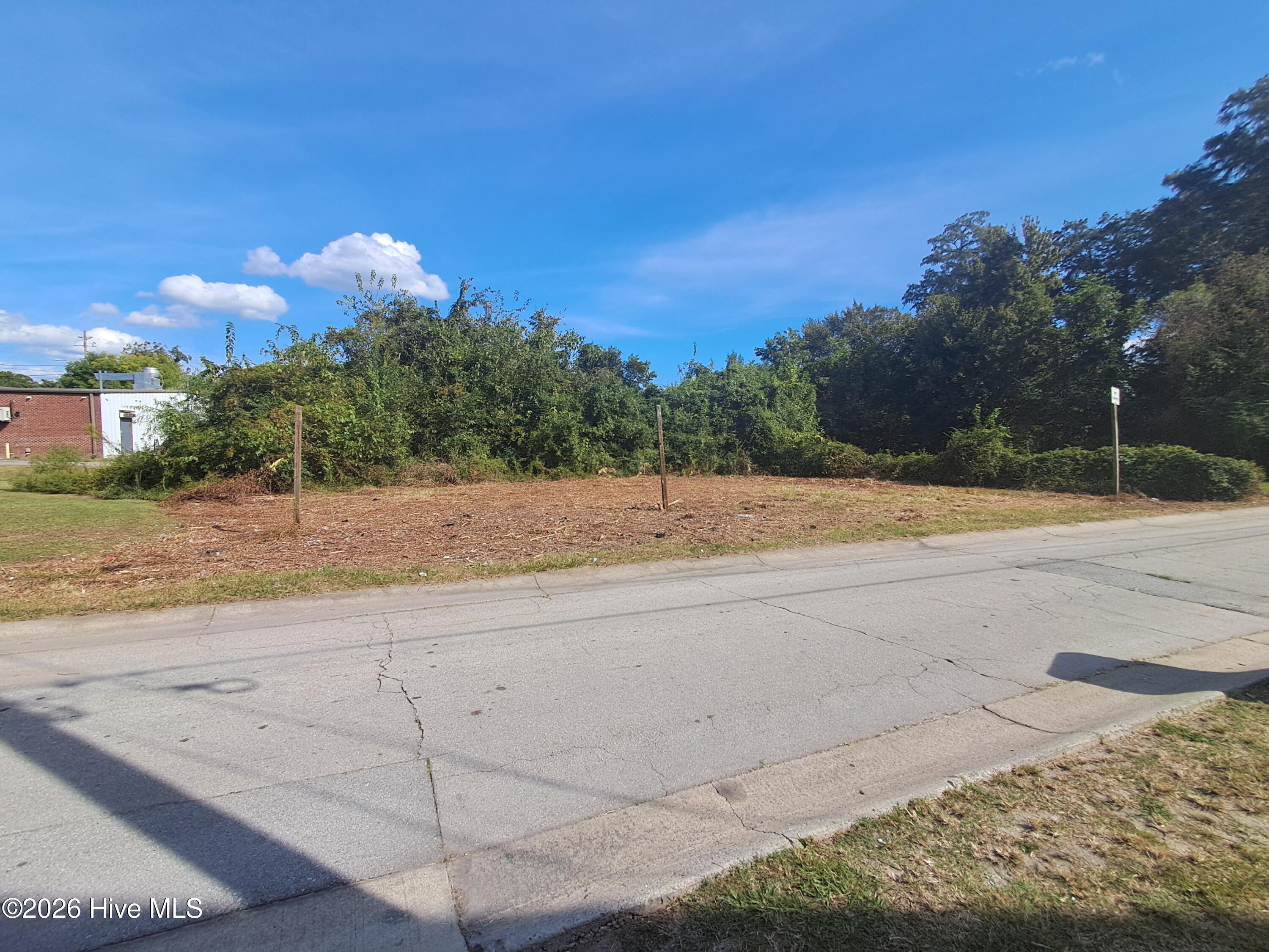 188-189 Pavie Avenue Property Photo 2