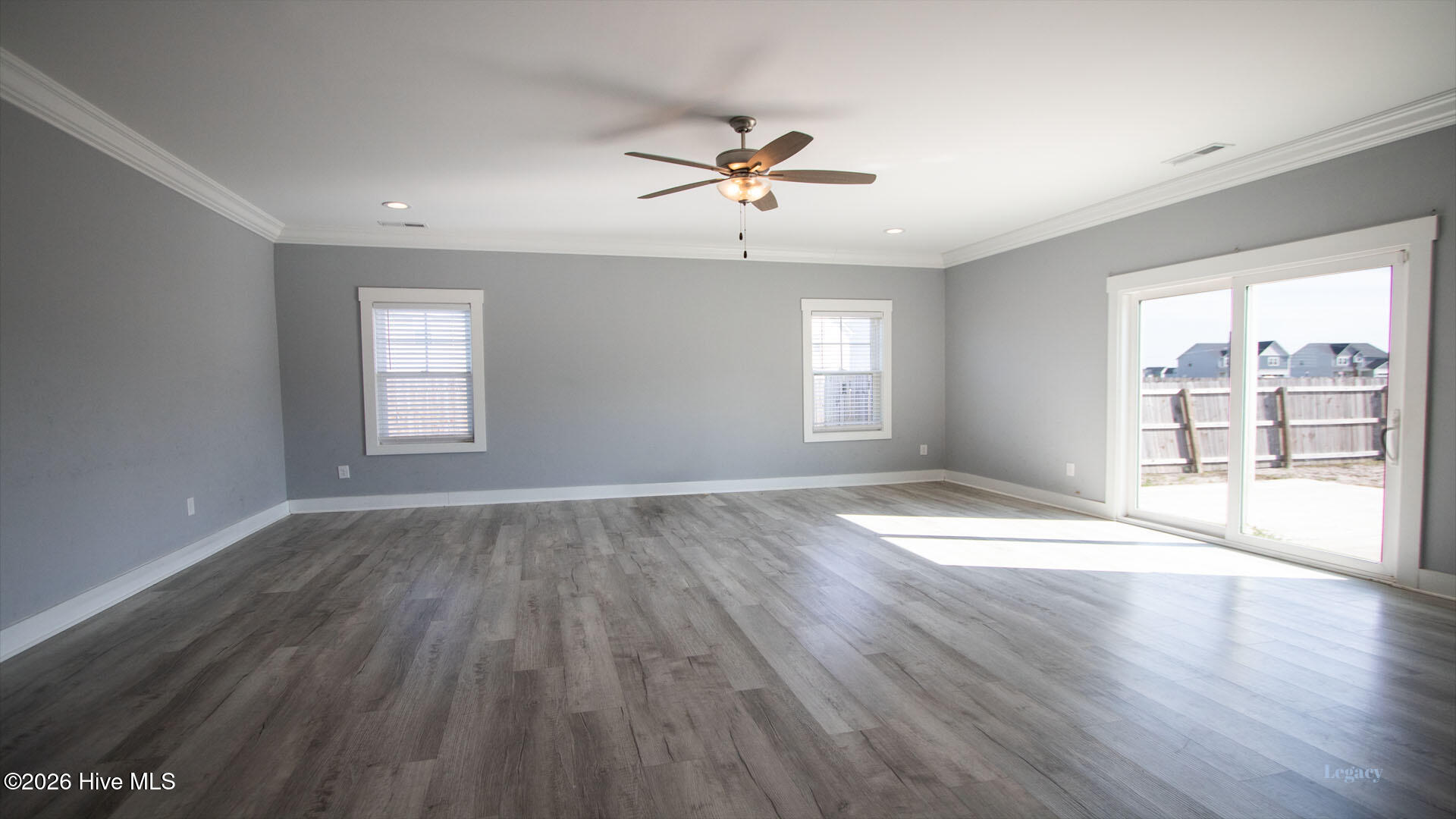 279 E Ivybridge Drive Property Photo 8