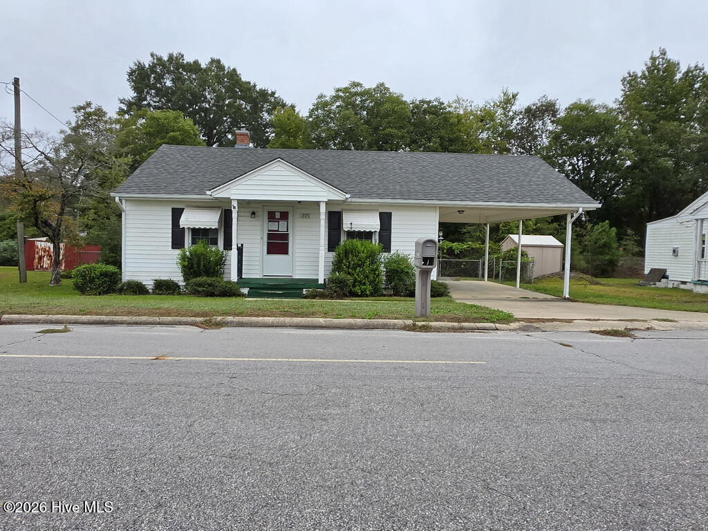 305 E Commercial Avenue Property Photo 1