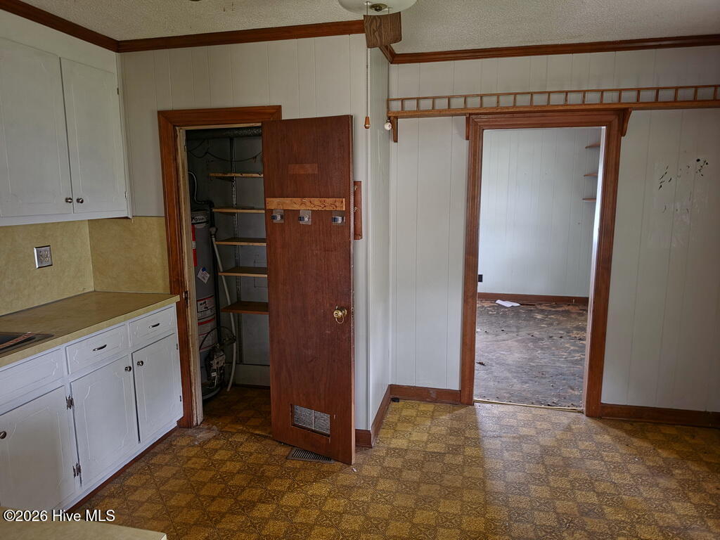 305 E Commercial Avenue Property Photo 7