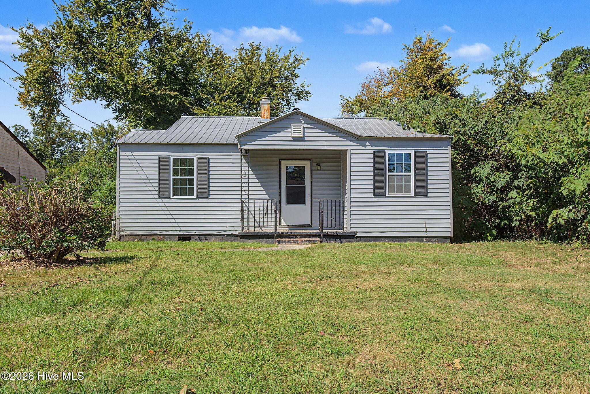 825 Sibley Street Property Photo 1