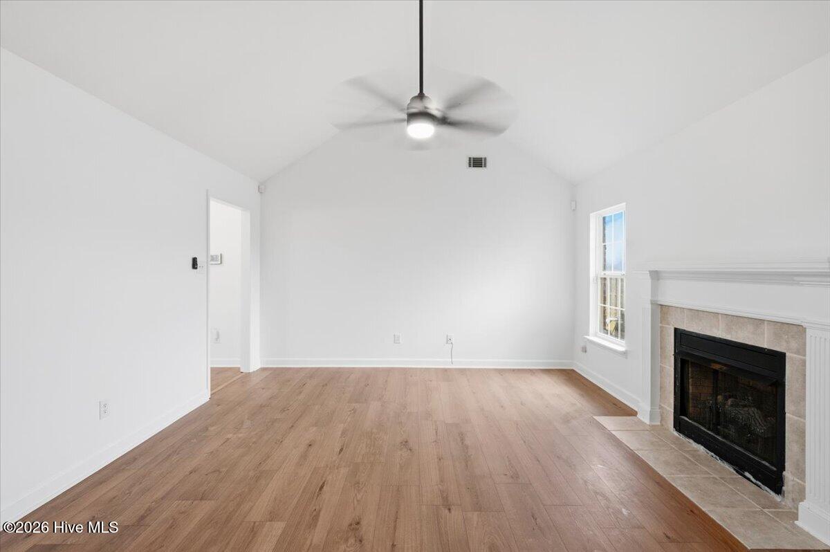 3314 Thames Place Property Photo 6
